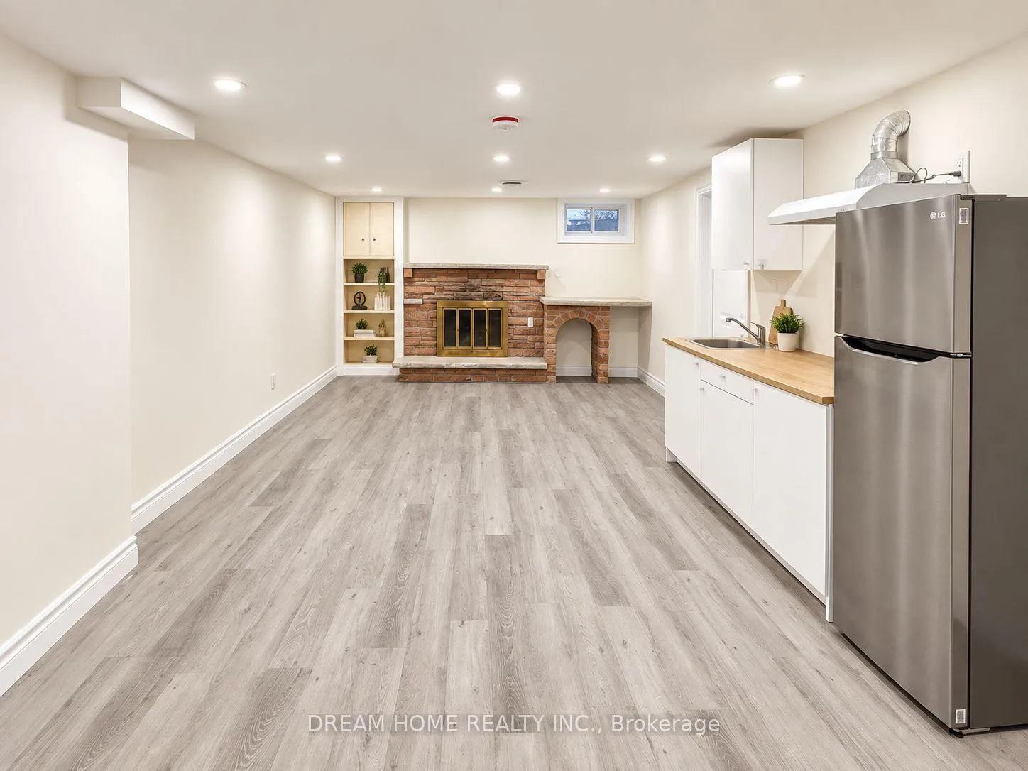 Photo 3 of 70 Rainier Square, Scarborough, L'Amoreaux — HOMEH
