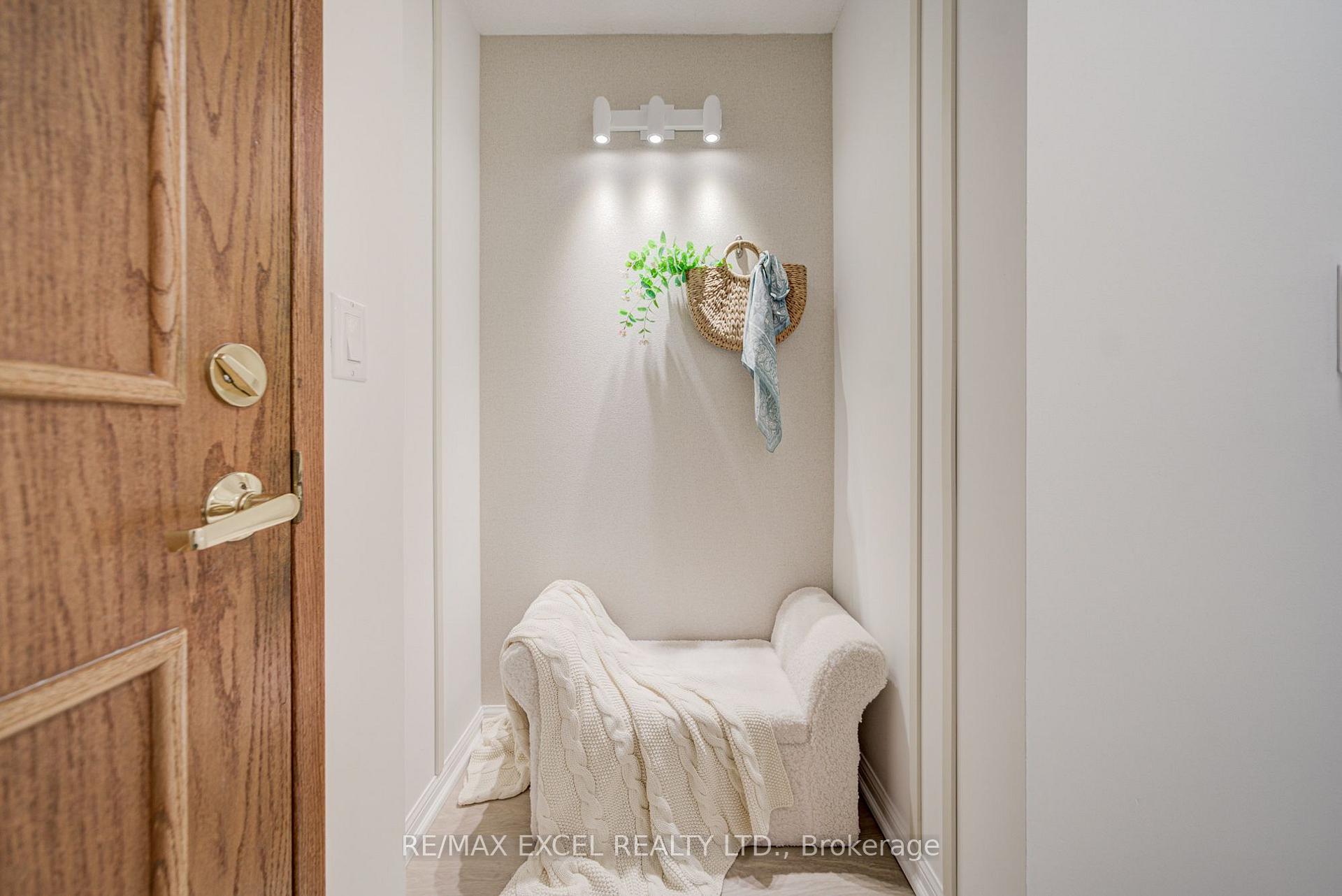 Photo 9 of Unit 1706, 8 Lee Centre Drive, Scarborough, Woburn — HOMEH