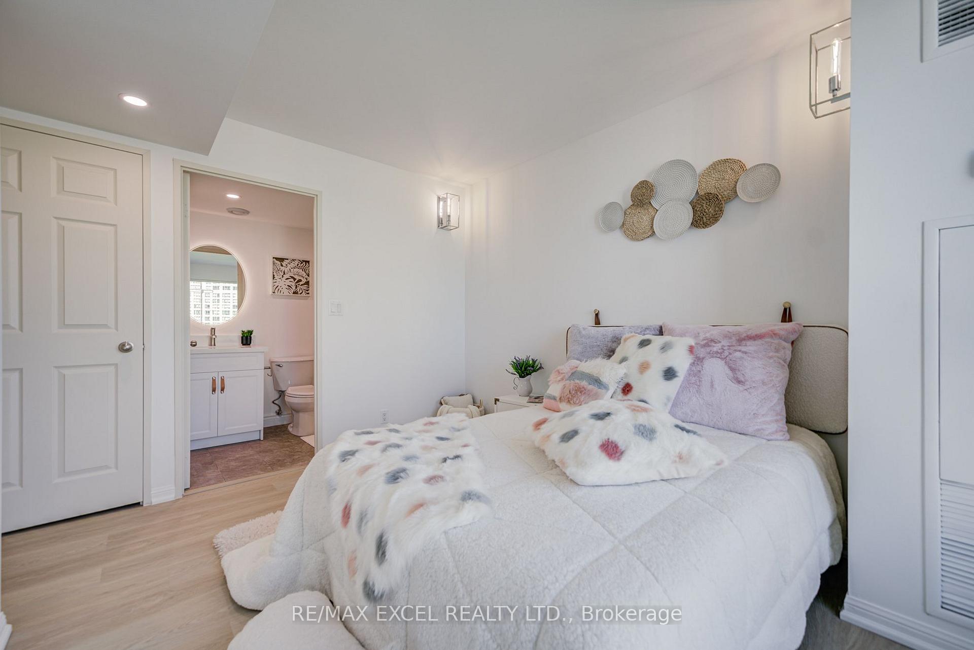 Photo 70 of Unit 1706, 8 Lee Centre Drive, Scarborough, Woburn — HOMEH