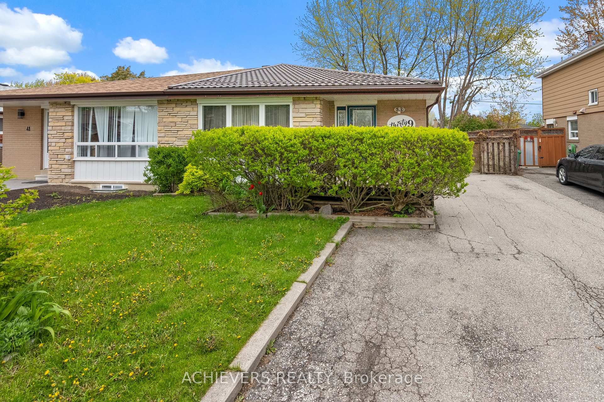 Photo 1 of 39 Danesbury Crescent, Brampton, Southgate — HOMEH