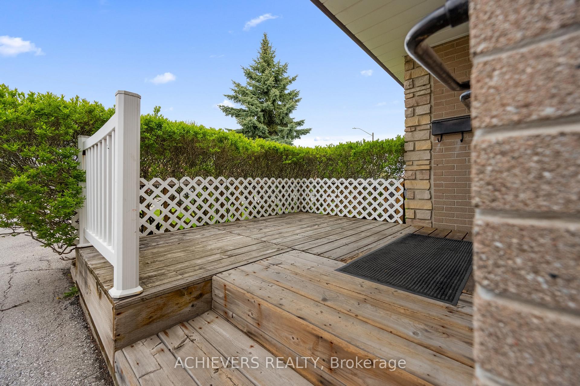 Photo 5 of 39 Danesbury Crescent, Brampton, Southgate — HOMEH