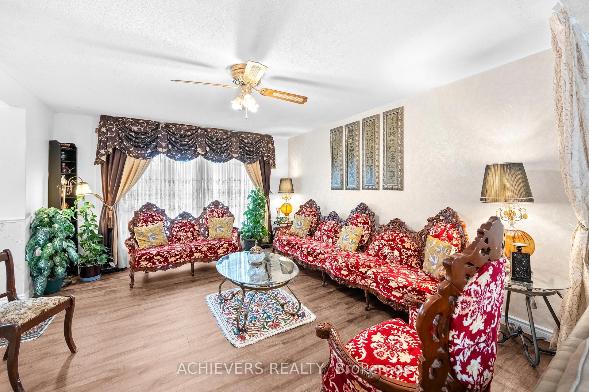 Photo 12 of 39 Danesbury Crescent, Brampton, Southgate — HOMEH