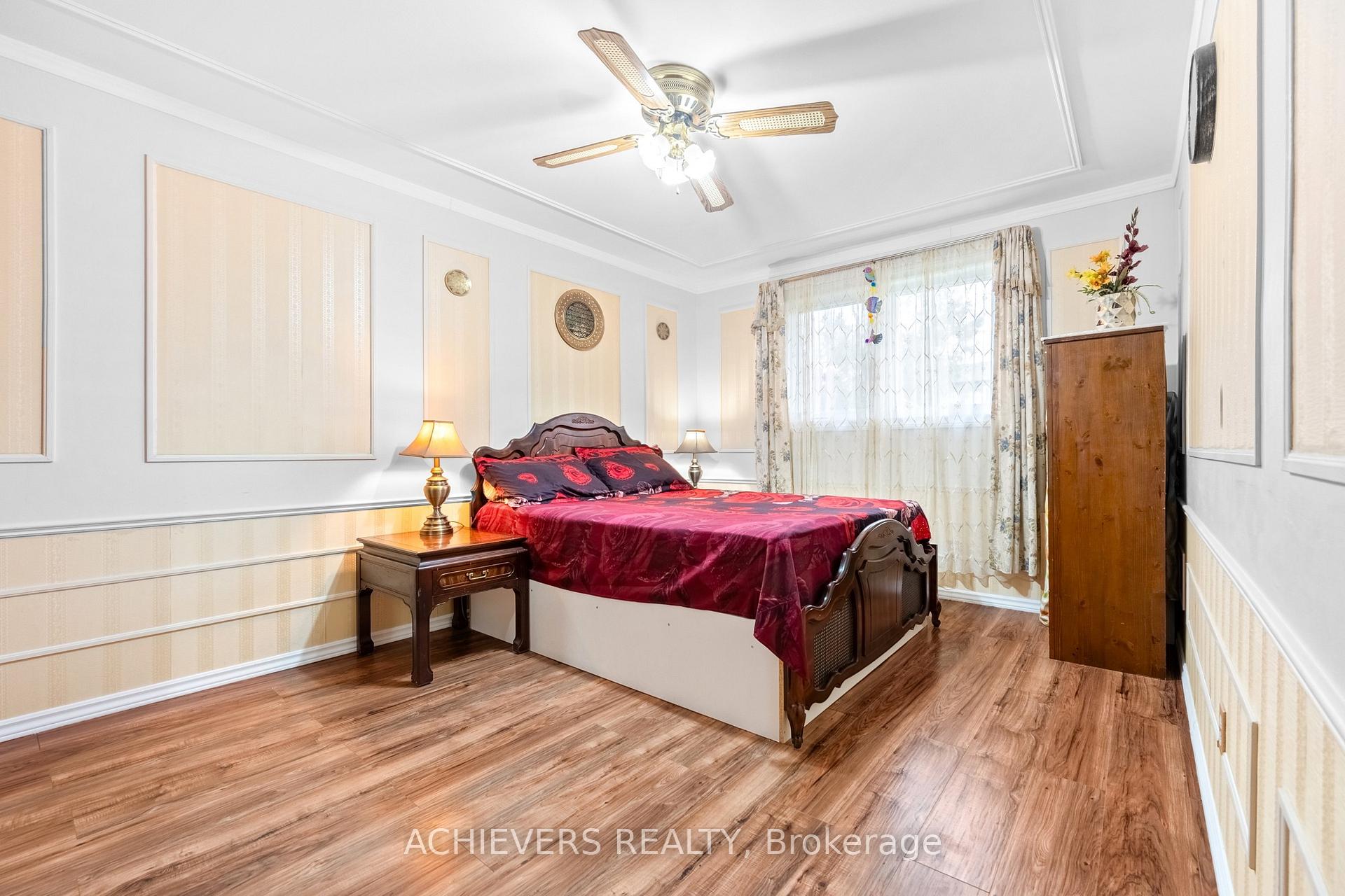 Photo 24 of 39 Danesbury Crescent, Brampton, Southgate — HOMEH