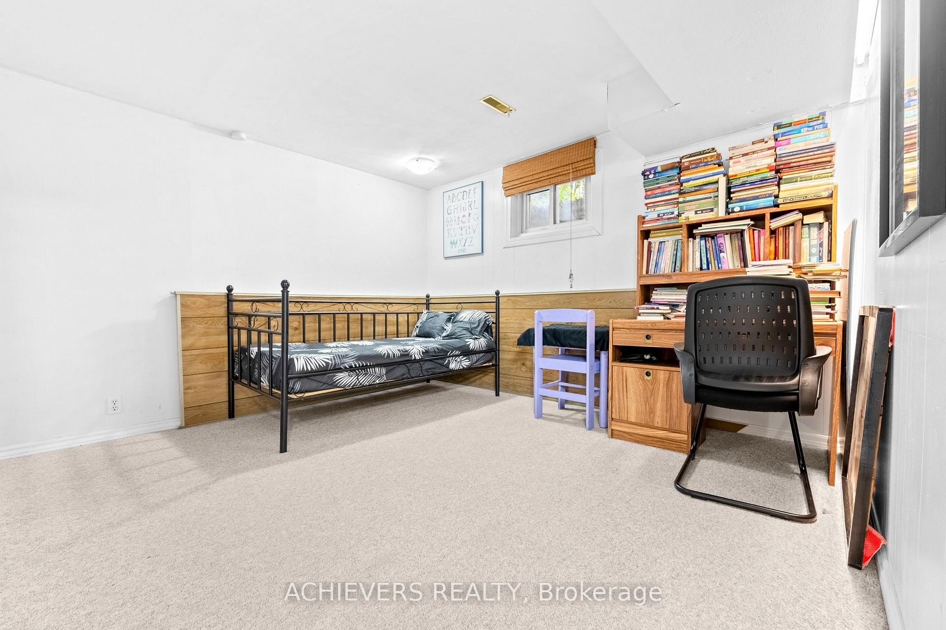 Photo 33 of 39 Danesbury Crescent, Brampton, Southgate — HOMEH