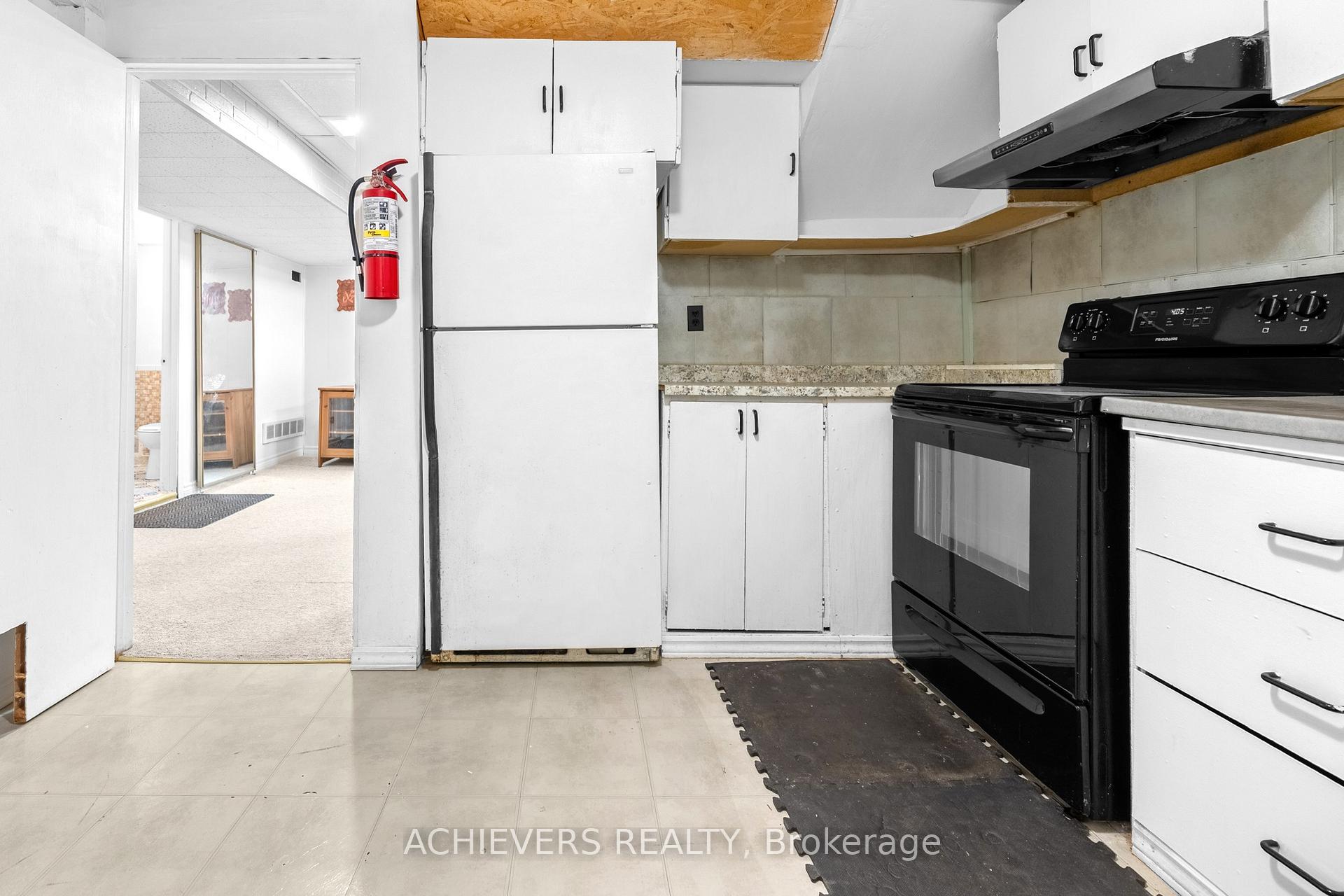 Photo 37 of 39 Danesbury Crescent, Brampton, Southgate — HOMEH