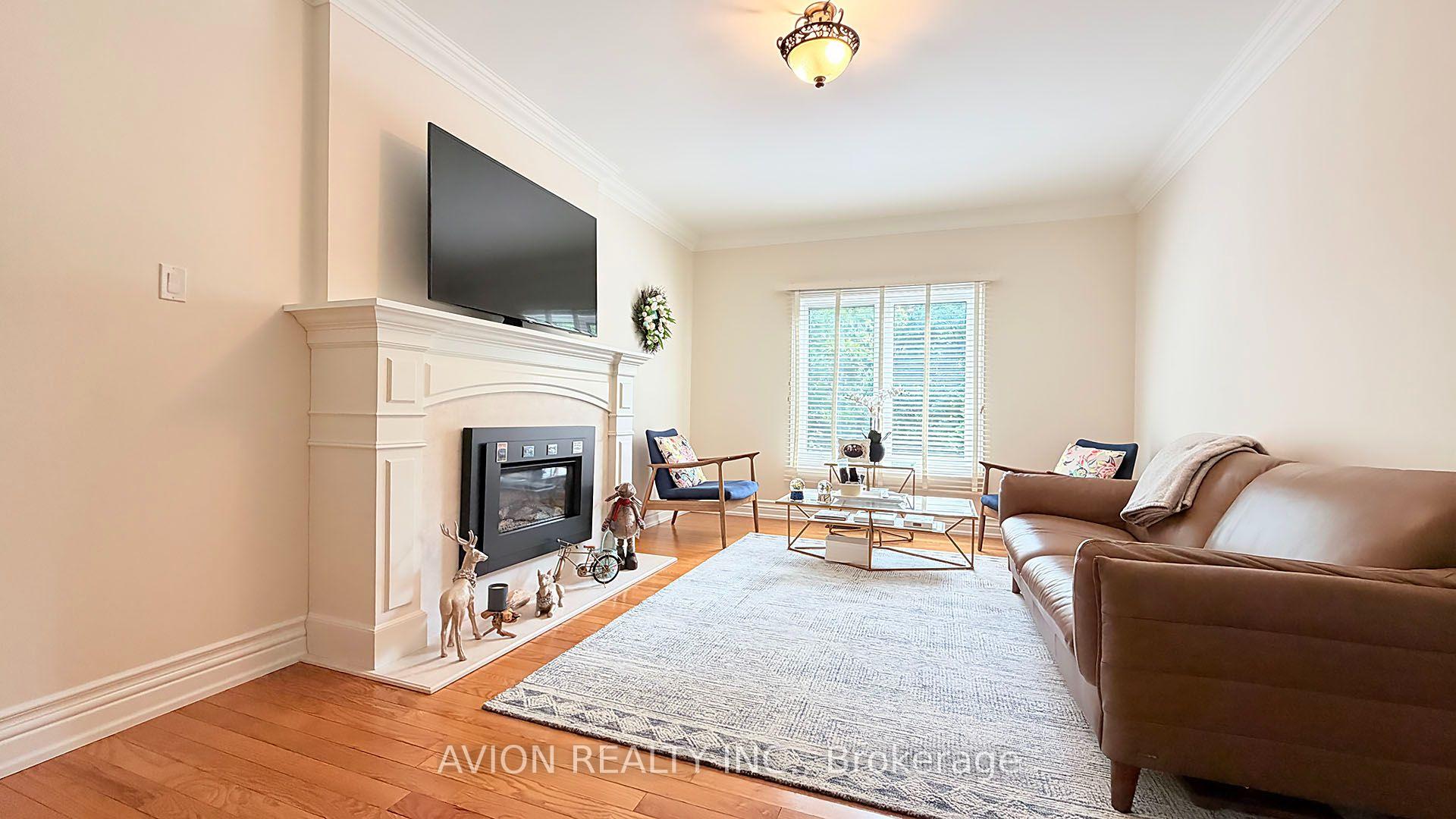 Photo 6 of 2068 Nipigon Drive, Oakville, River Oaks — HOMEH