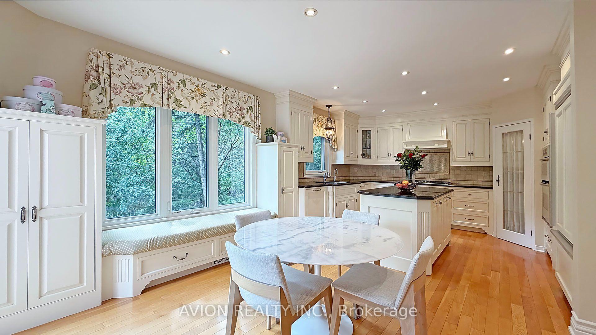 Photo 12 of 2068 Nipigon Drive, Oakville, River Oaks — HOMEH