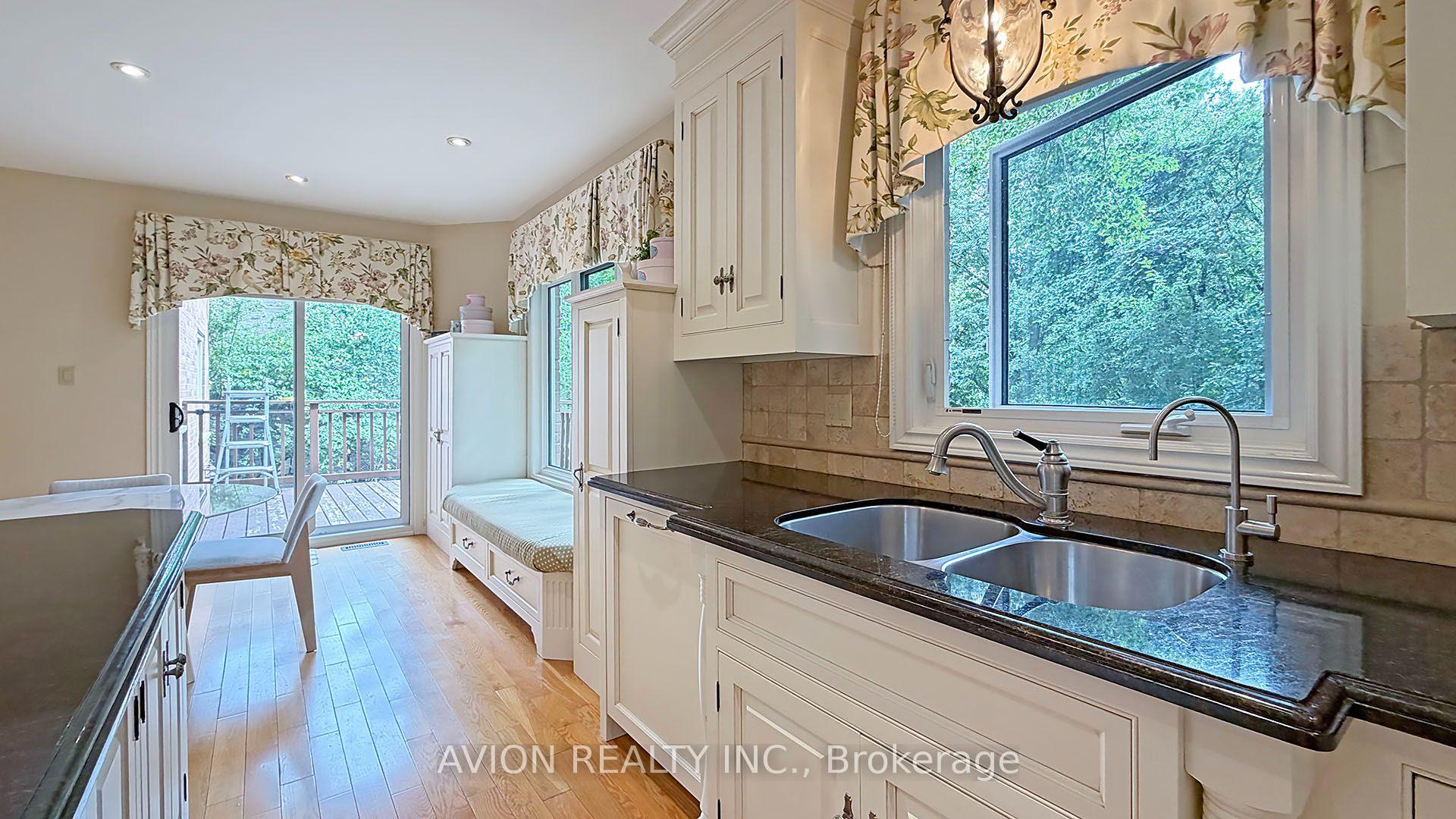 Photo 17 of 2068 Nipigon Drive, Oakville, River Oaks — HOMEH