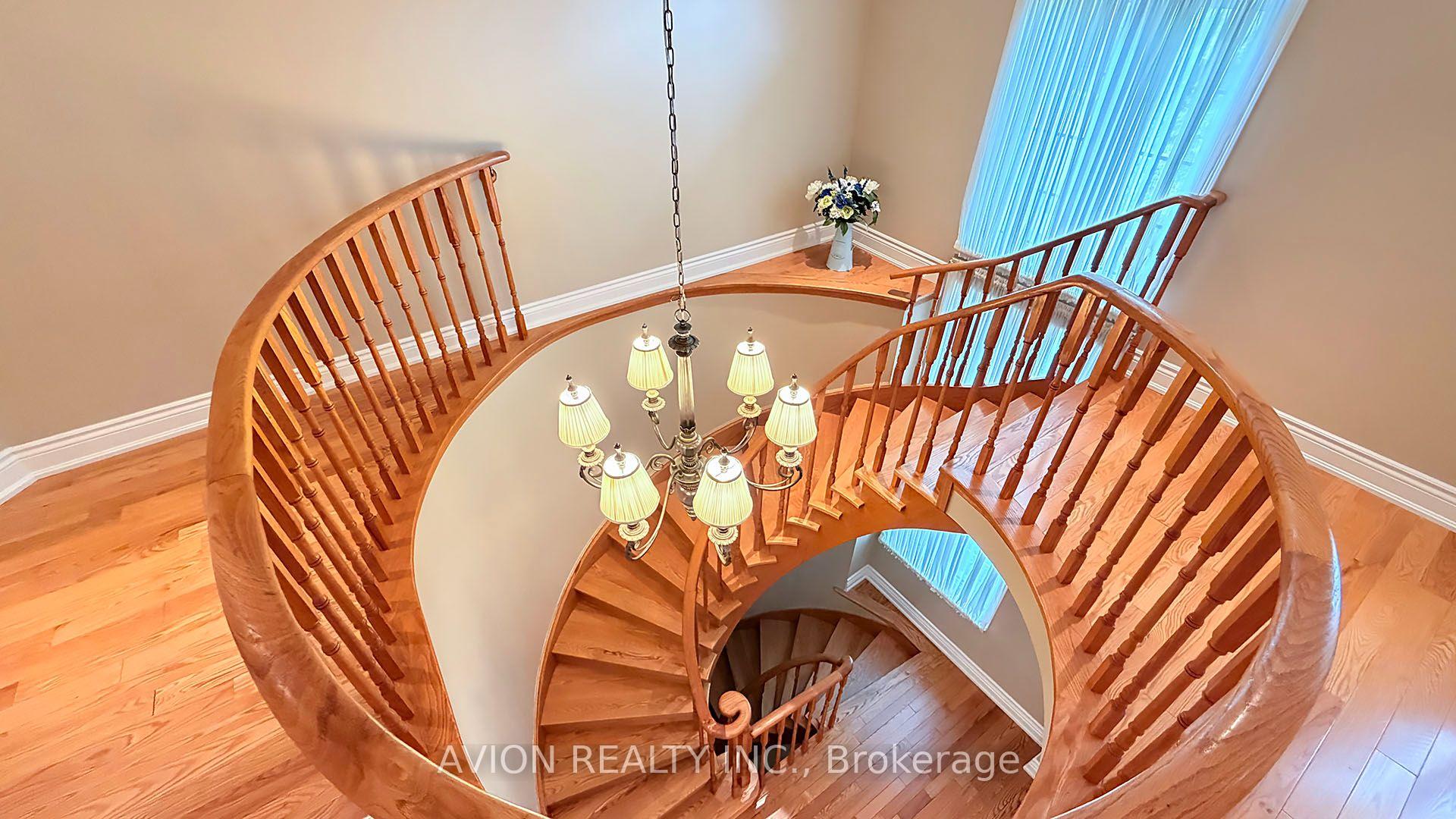 Photo 29 of 2068 Nipigon Drive, Oakville, River Oaks — HOMEH