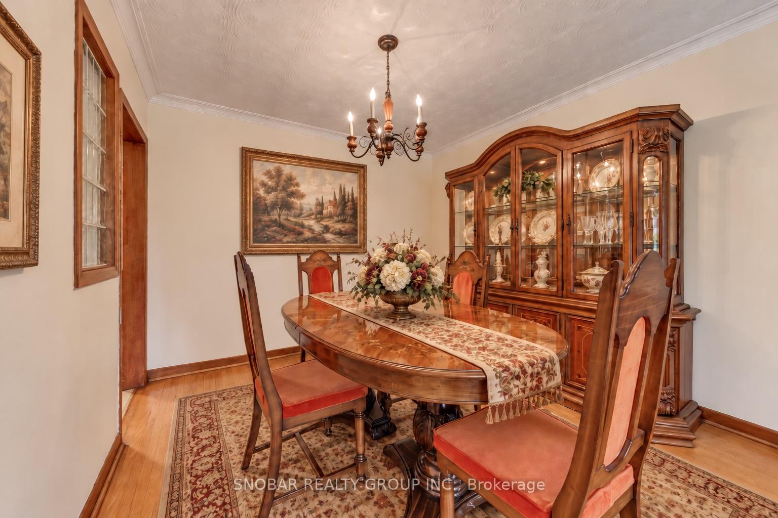 Photo 5 of 42 Newstead Road, Etobicoke, Willowridge-Martingrove-Richview — HOMEH