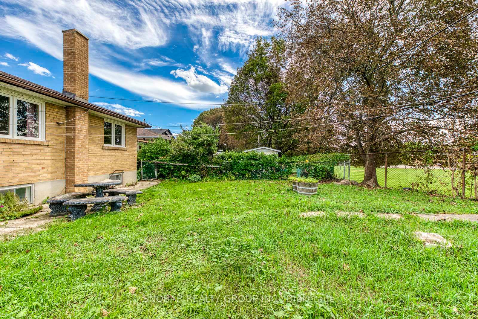 Photo 29 of 42 Newstead Road, Etobicoke, Willowridge-Martingrove-Richview — HOMEH