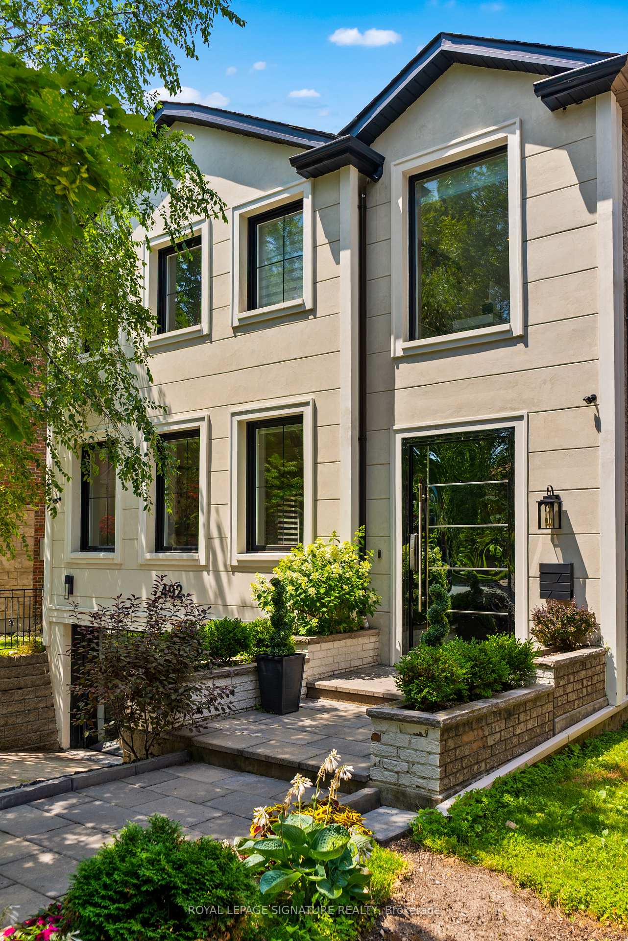 Photo 3 of 492 Old Orchard Grove, Toronto, Bedford Park-Nortown — HOMEH