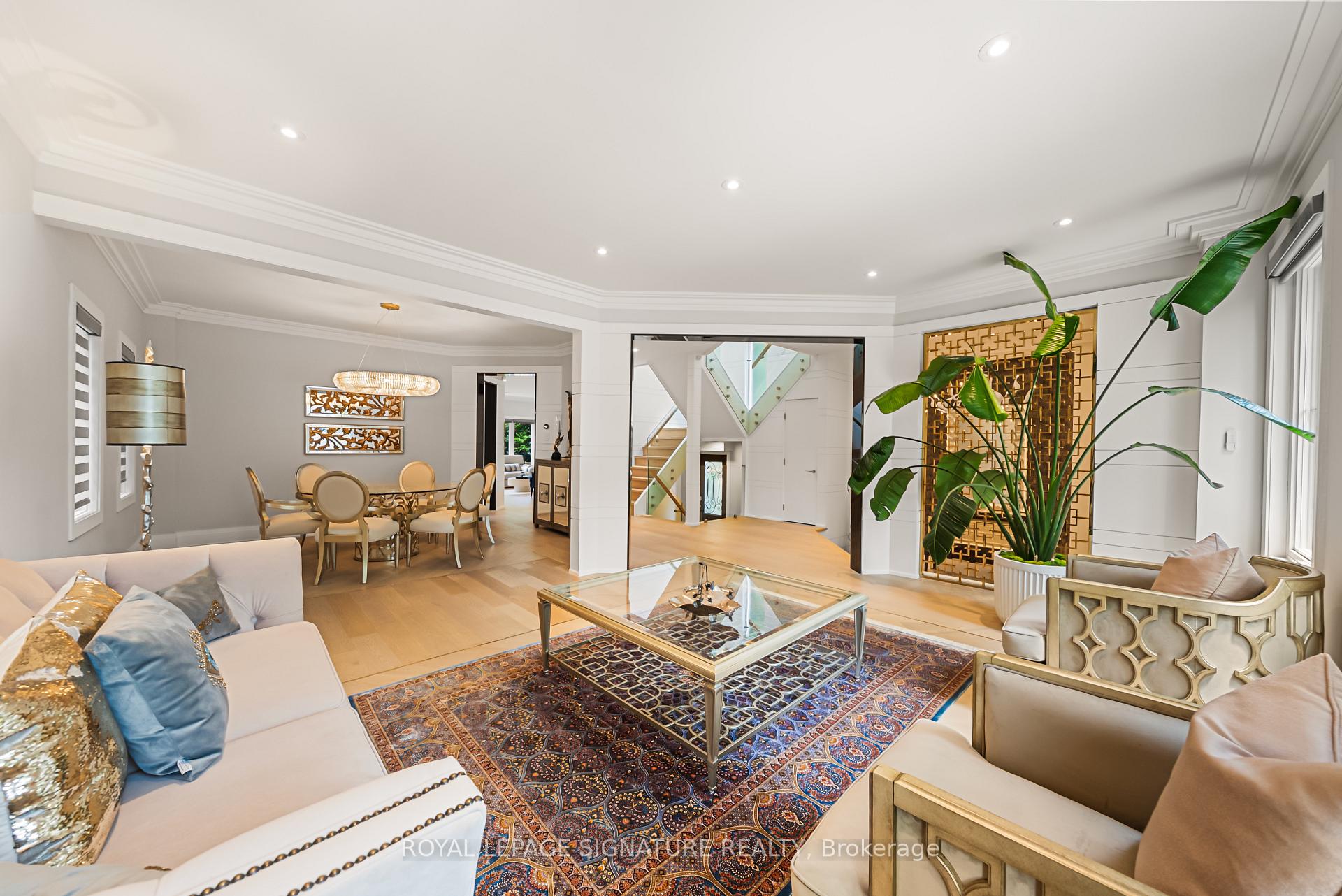 Photo 10 of 492 Old Orchard Grove, Toronto, Bedford Park-Nortown — HOMEH