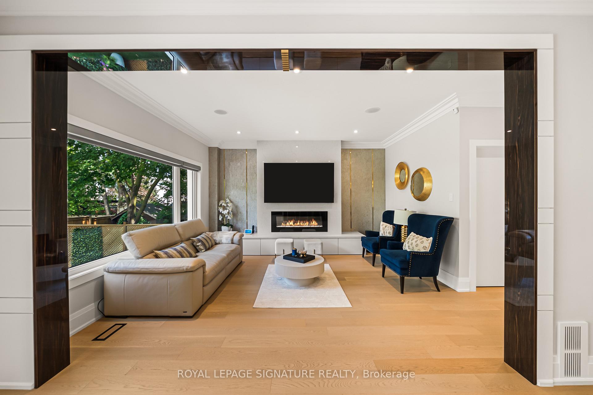 Photo 14 of 492 Old Orchard Grove, Toronto, Bedford Park-Nortown — HOMEH