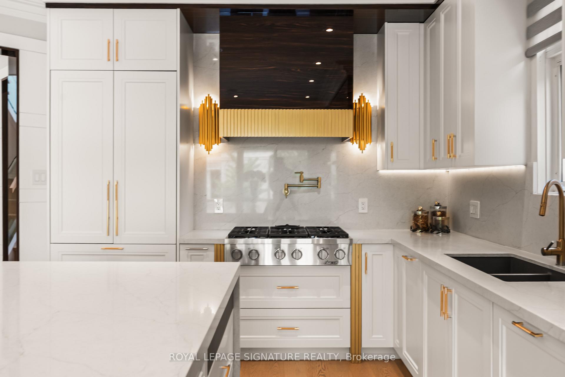Photo 20 of 492 Old Orchard Grove, Toronto, Bedford Park-Nortown — HOMEH