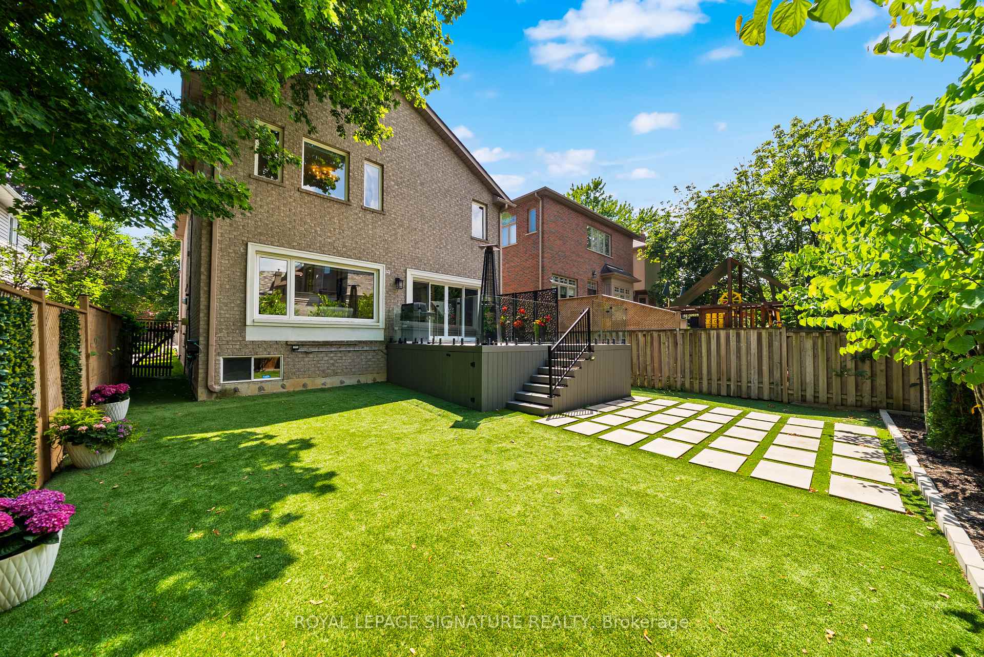 Photo 35 of 492 Old Orchard Grove, Toronto, Bedford Park-Nortown — HOMEH