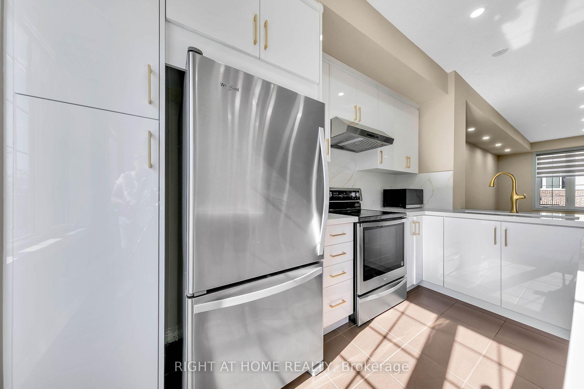 Photo 15 of 397 Hardwick Common Drive, Oakville, Joshua Meadows — HOMEH