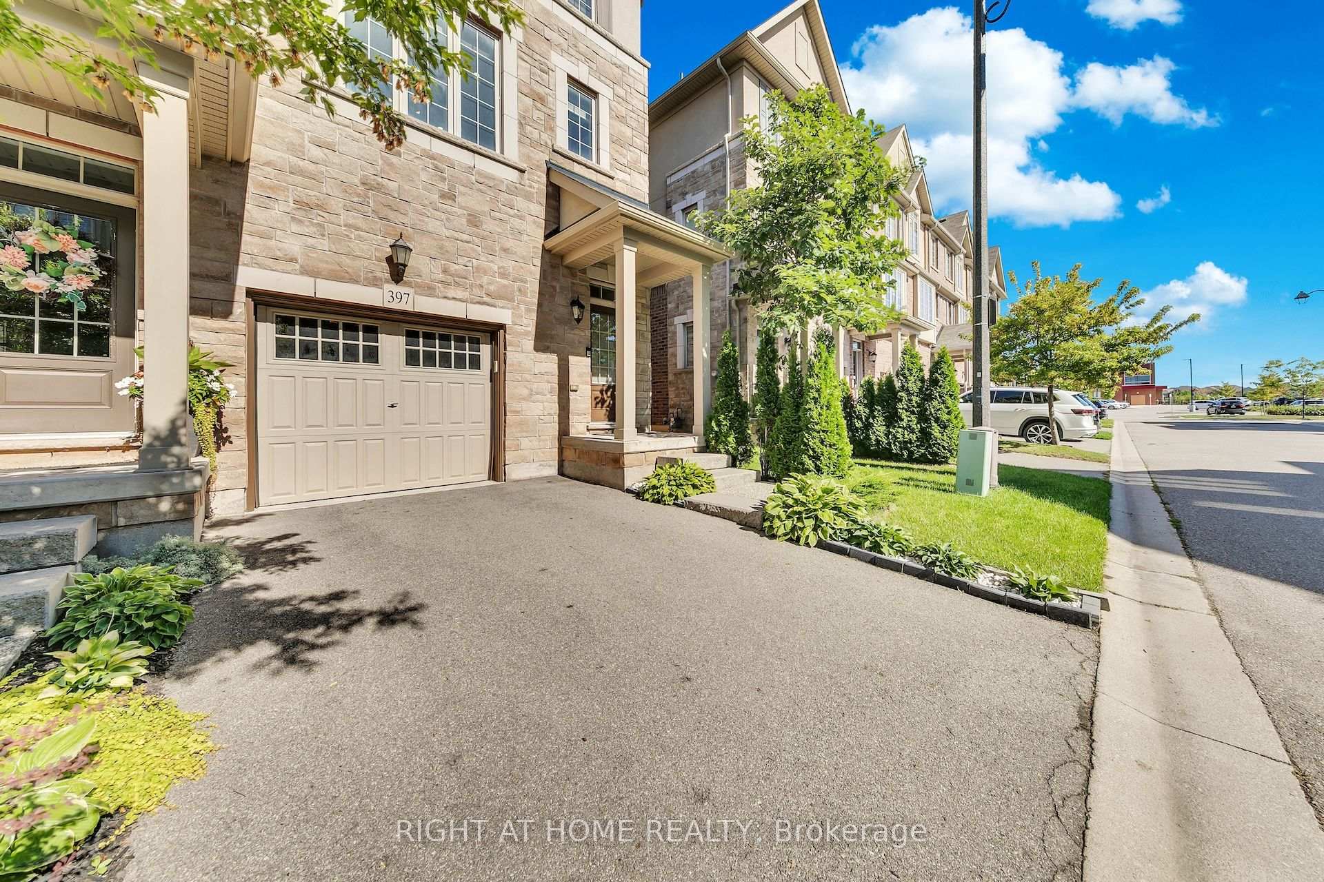 Photo 33 of 397 Hardwick Common Drive, Oakville, Joshua Meadows — HOMEH