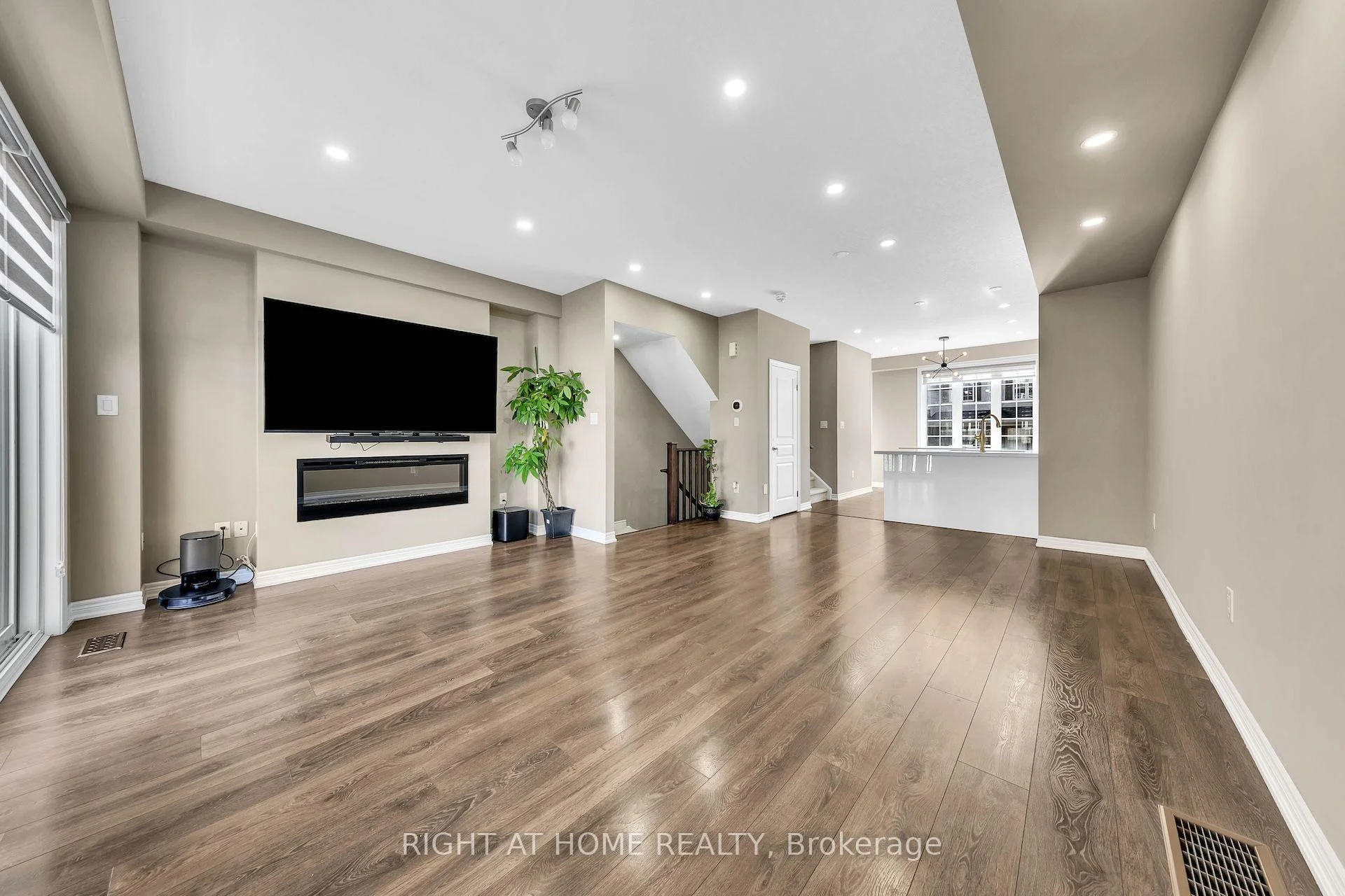 Photo 12 of 397 Hardwick Common Drive, Oakville, Joshua Meadows — HOMEH