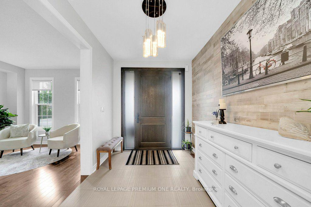 Photo 3 of 14 Atchison Drive, Caledon, Caledon East — HOMEH