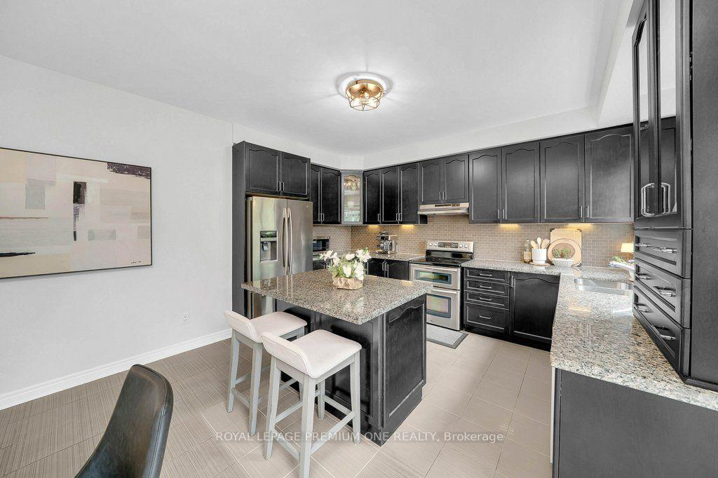 Photo 9 of 14 Atchison Drive, Caledon, Caledon East — HOMEH