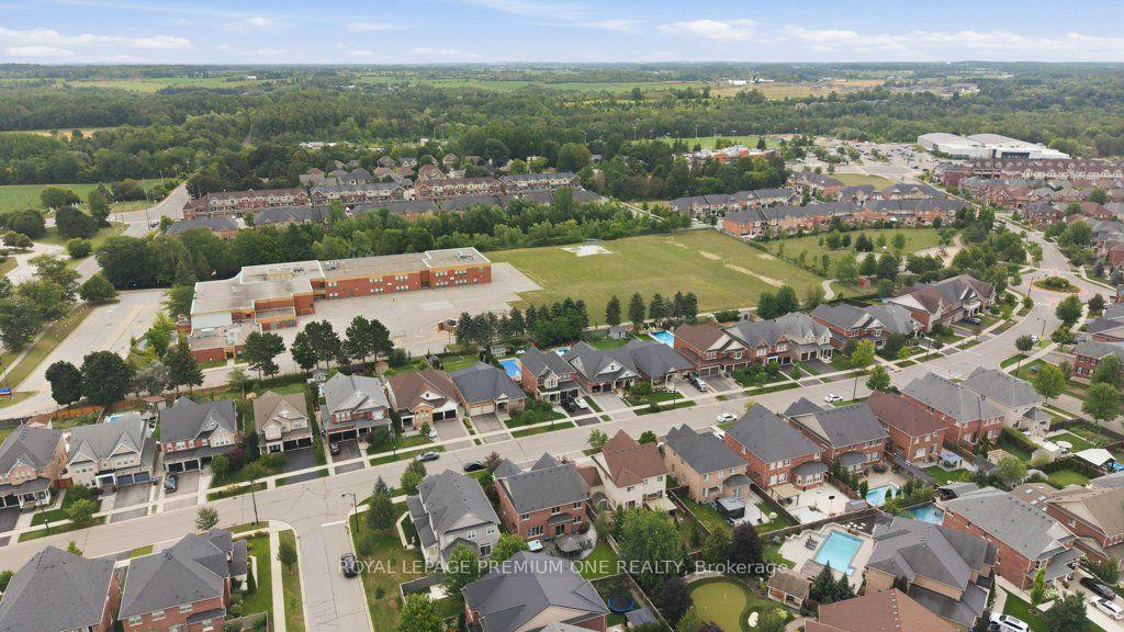 Photo 38 of 14 Atchison Drive, Caledon, Caledon East — HOMEH