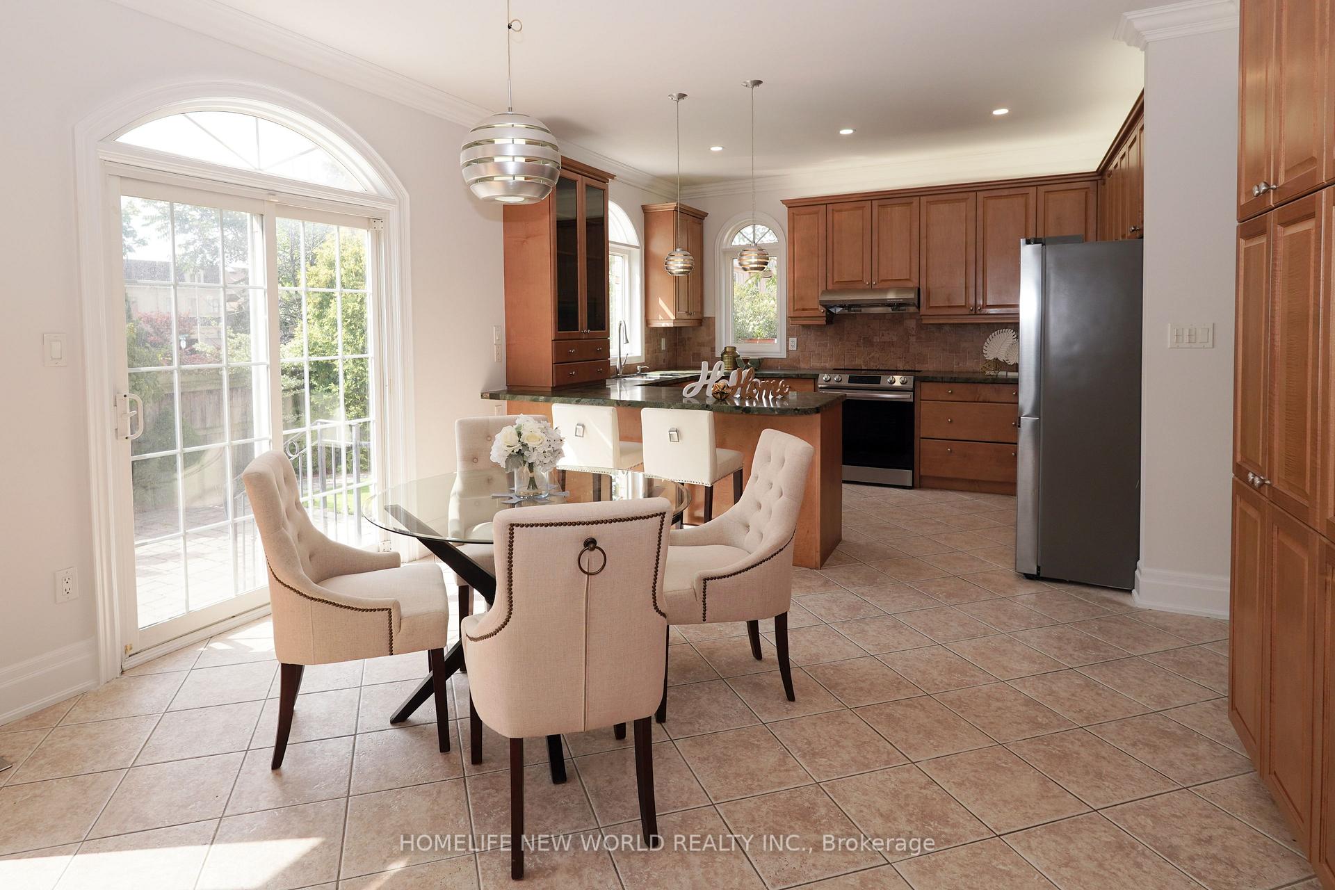 Photo 10 of 391 Summeridge Drive, Vaughan, Patterson — HOMEH