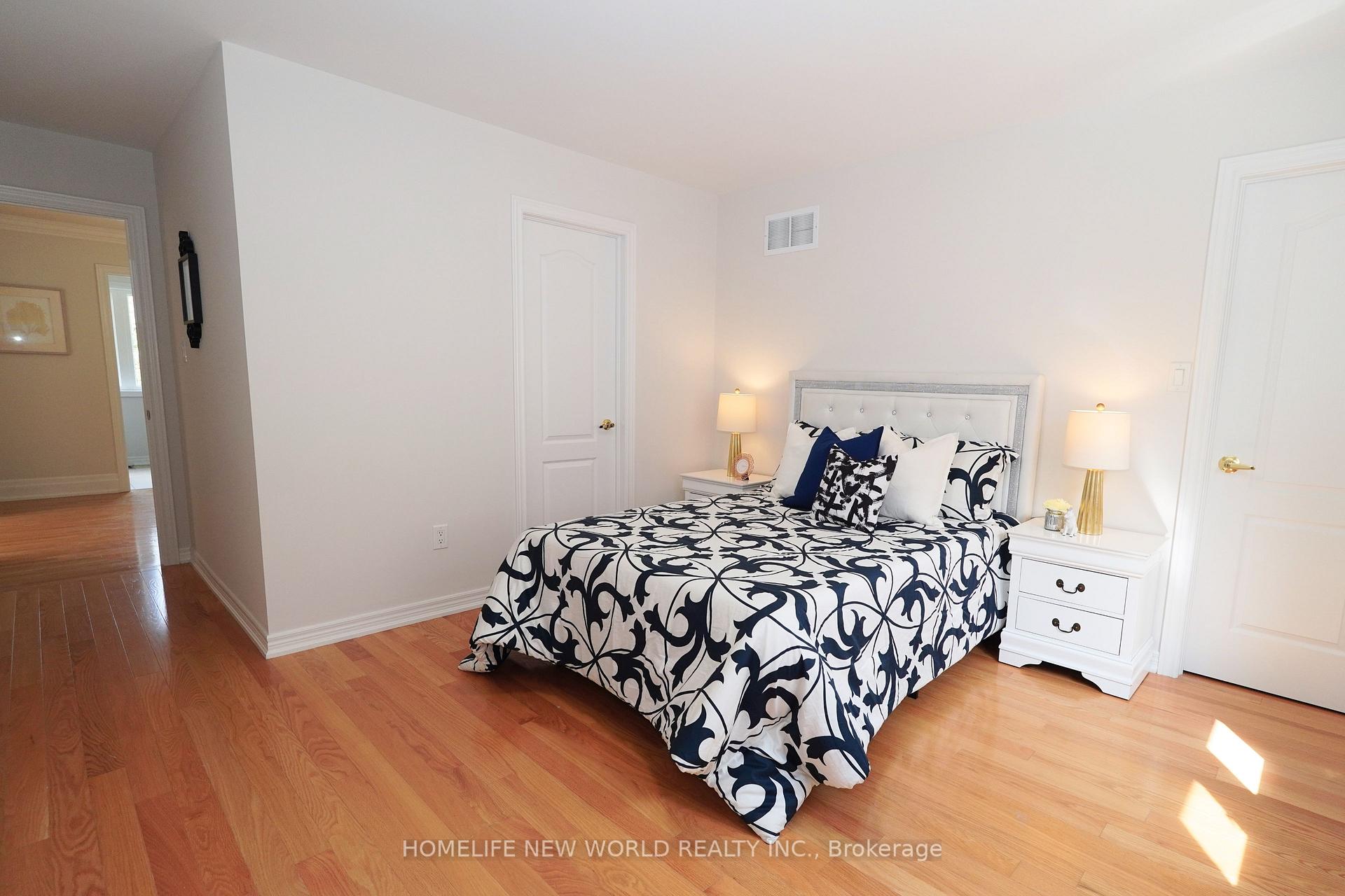Photo 32 of 391 Summeridge Drive, Vaughan, Patterson — HOMEH