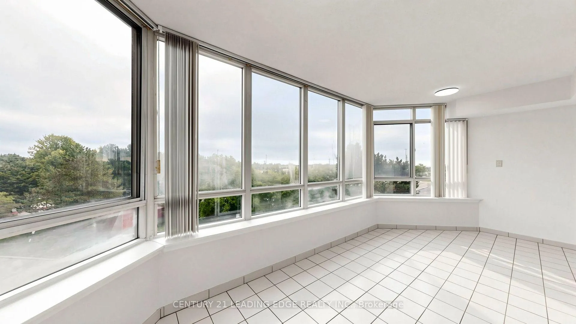 Photo 5 of Unit 422, 11753 Sheppard Avenue E, Scarborough, Rouge — HOMEH