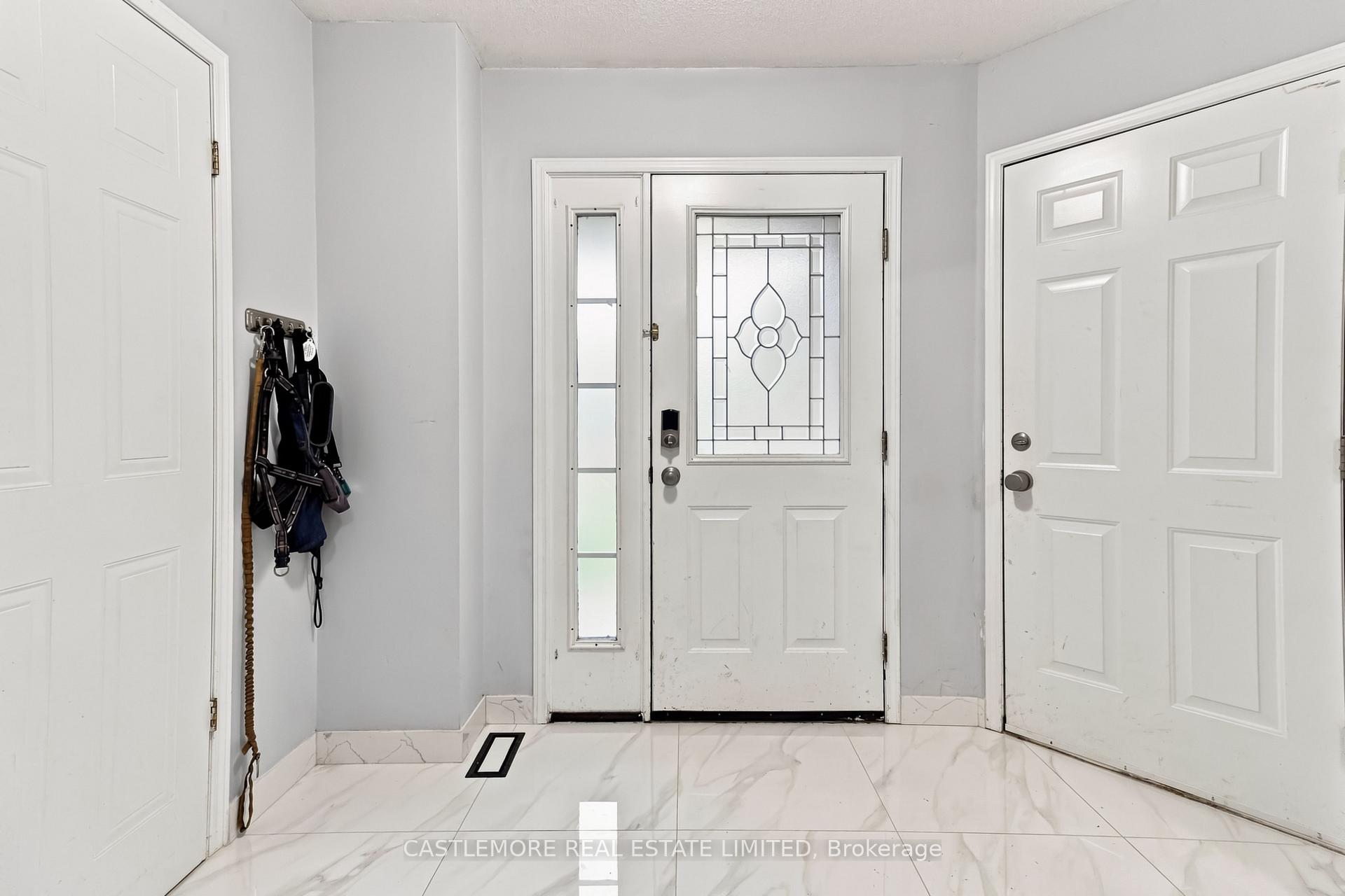 Photo 2 of 164 Silurian Drive, Guelph, Grange Road — HOMEH