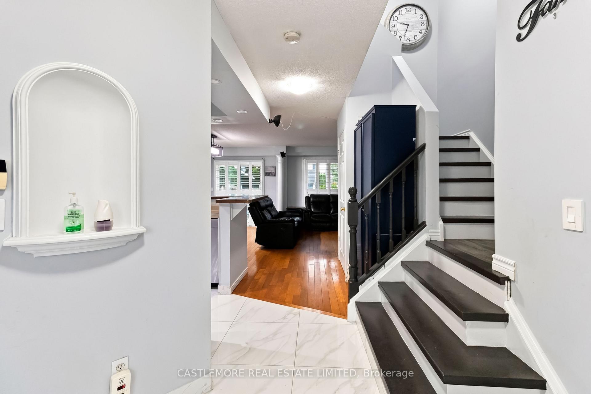 Photo 3 of 164 Silurian Drive, Guelph, Grange Road — HOMEH