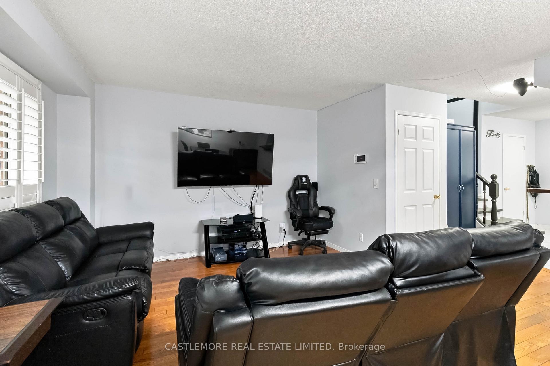 Photo 12 of 164 Silurian Drive, Guelph, Grange Road — HOMEH