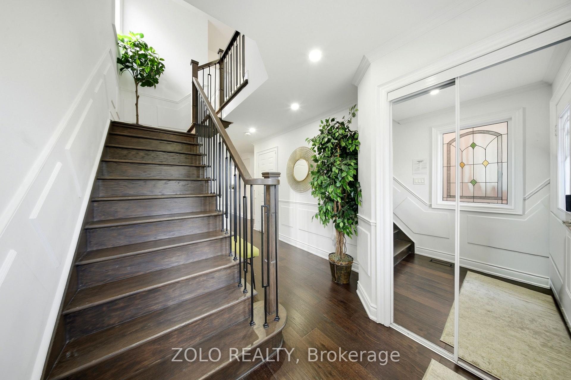 Photo 5 of 106 Rosanna Crescent, Vaughan, Maple — HOMEH