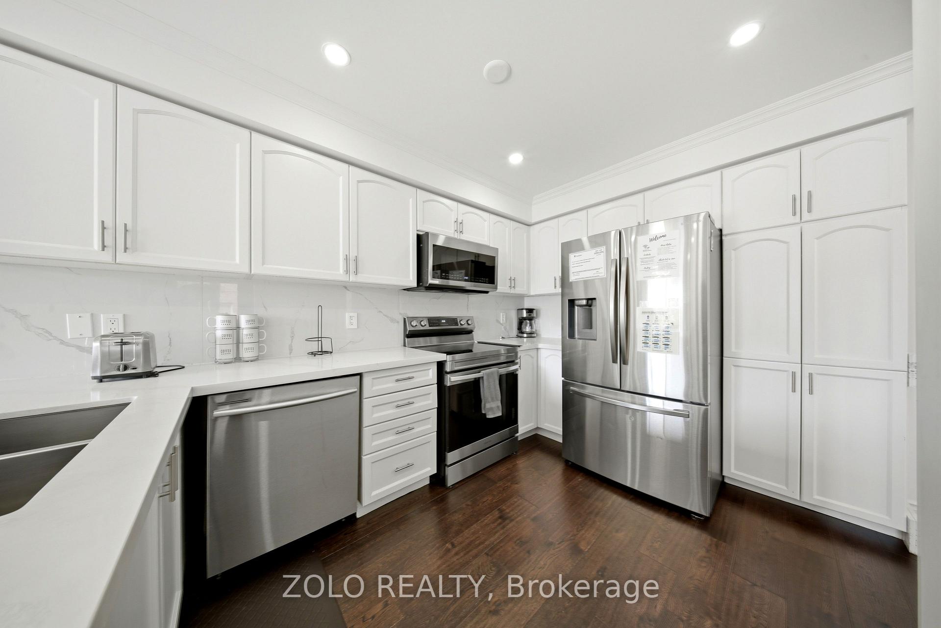 Photo 8 of 106 Rosanna Crescent, Vaughan, Maple — HOMEH