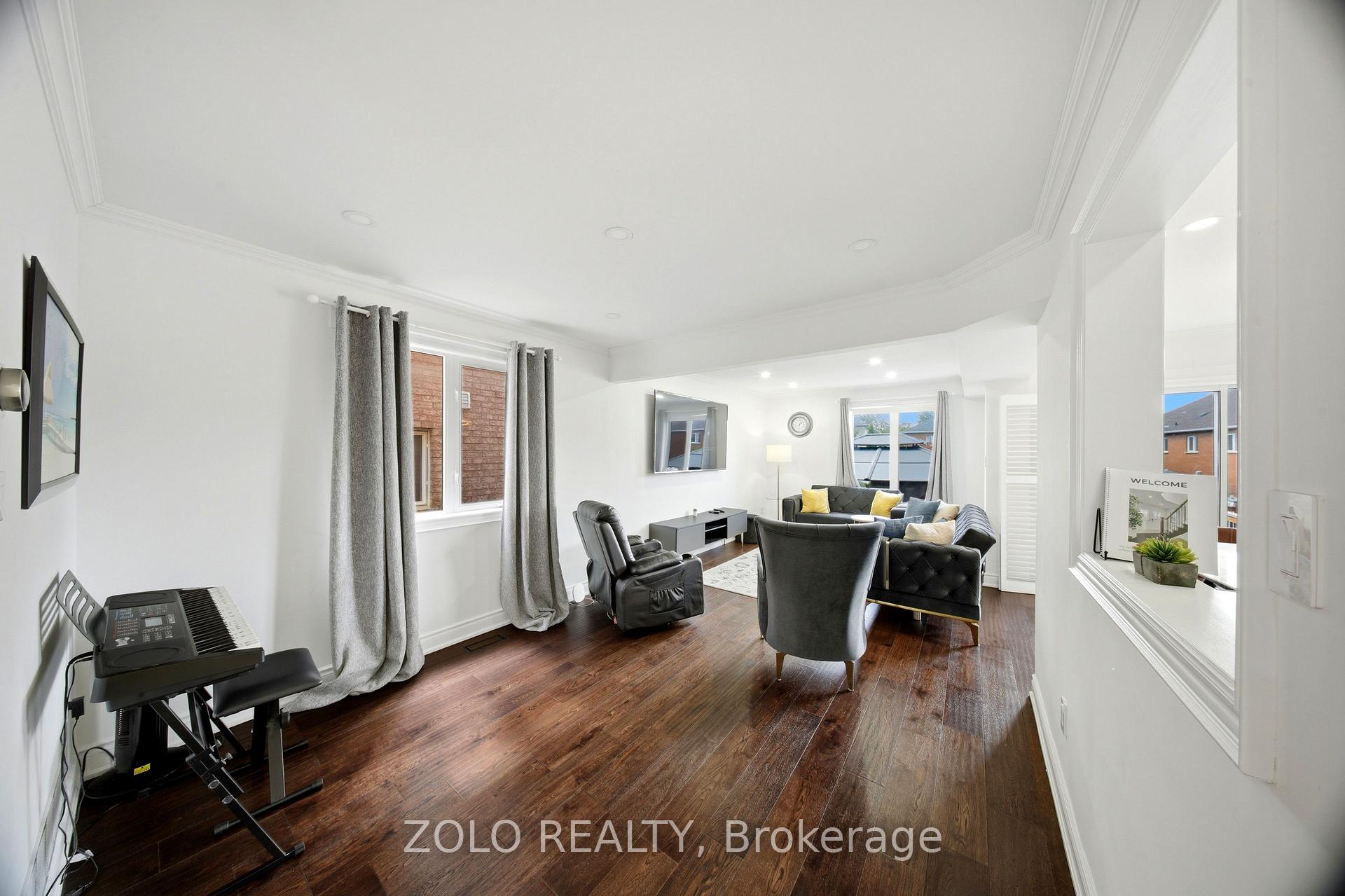 Photo 11 of 106 Rosanna Crescent, Vaughan, Maple — HOMEH