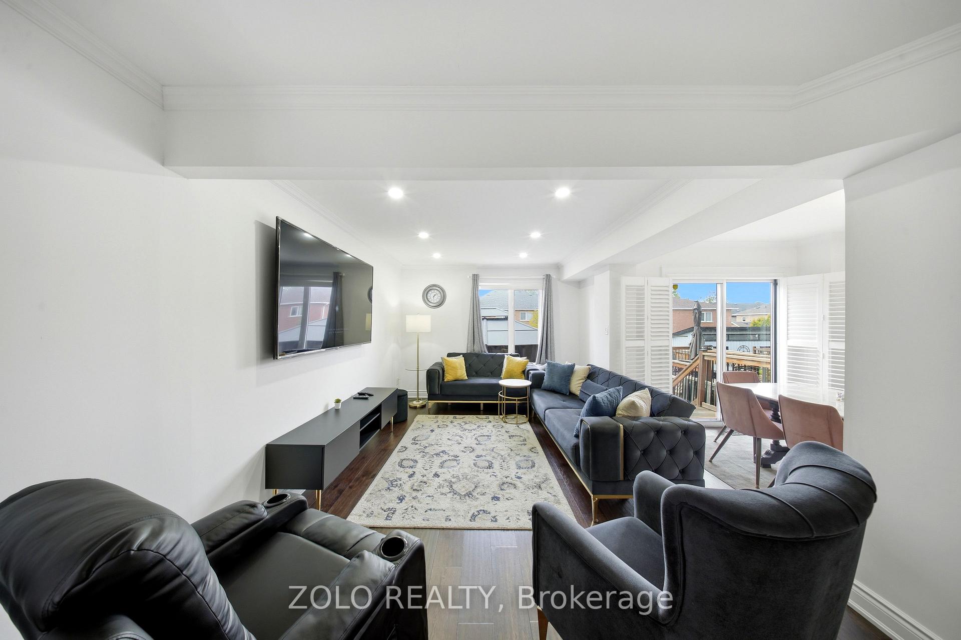 Photo 12 of 106 Rosanna Crescent, Vaughan, Maple — HOMEH