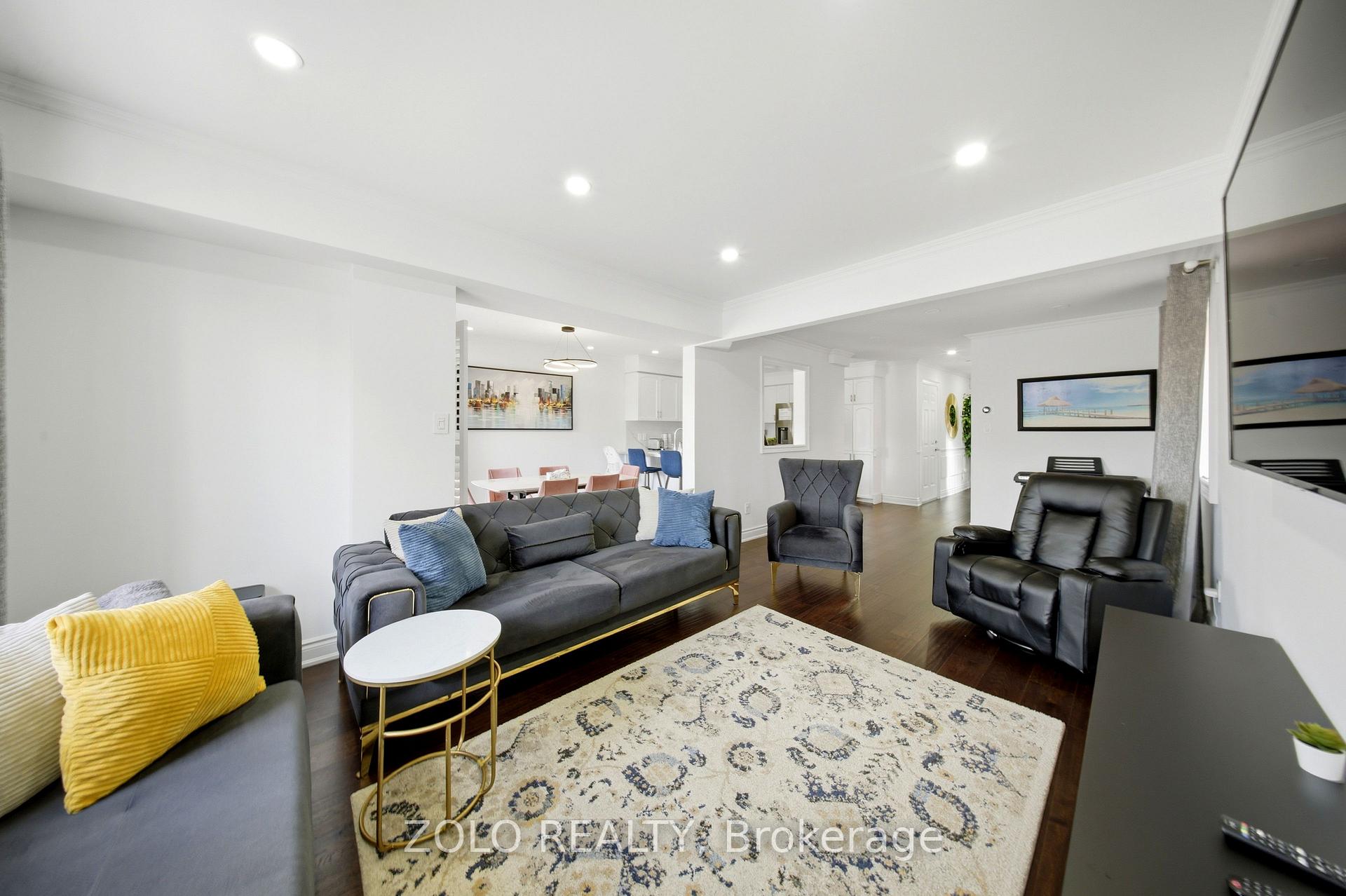 Photo 15 of 106 Rosanna Crescent, Vaughan, Maple — HOMEH