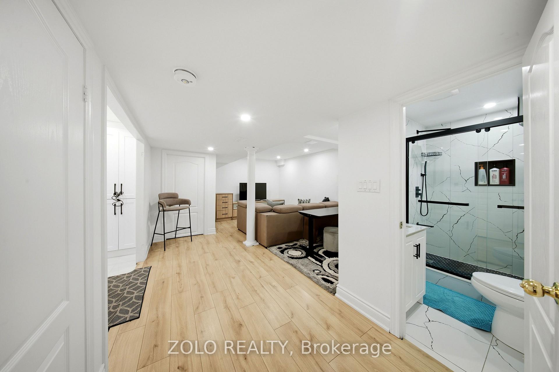 Photo 31 of 106 Rosanna Crescent, Vaughan, Maple — HOMEH