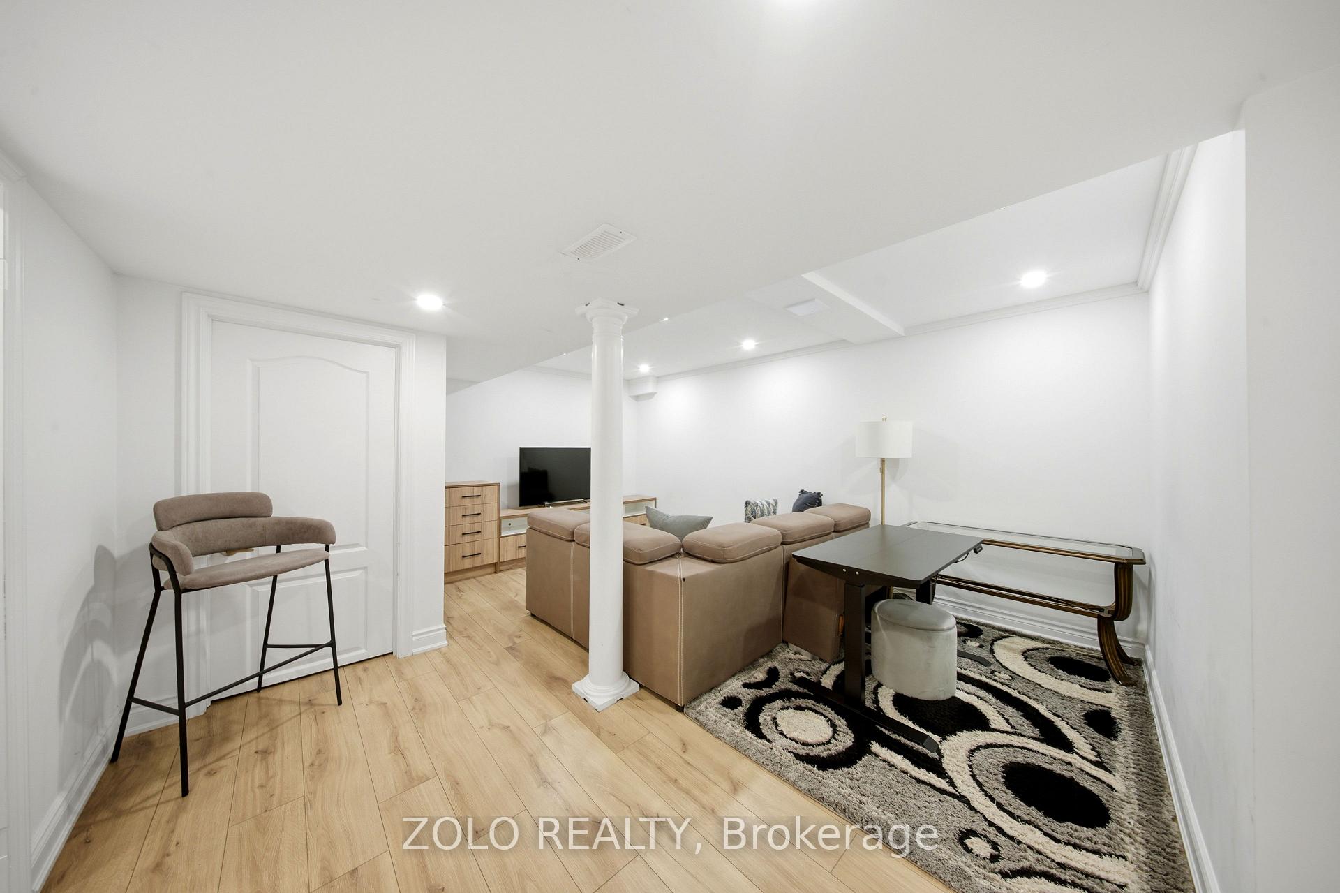 Photo 33 of 106 Rosanna Crescent, Vaughan, Maple — HOMEH