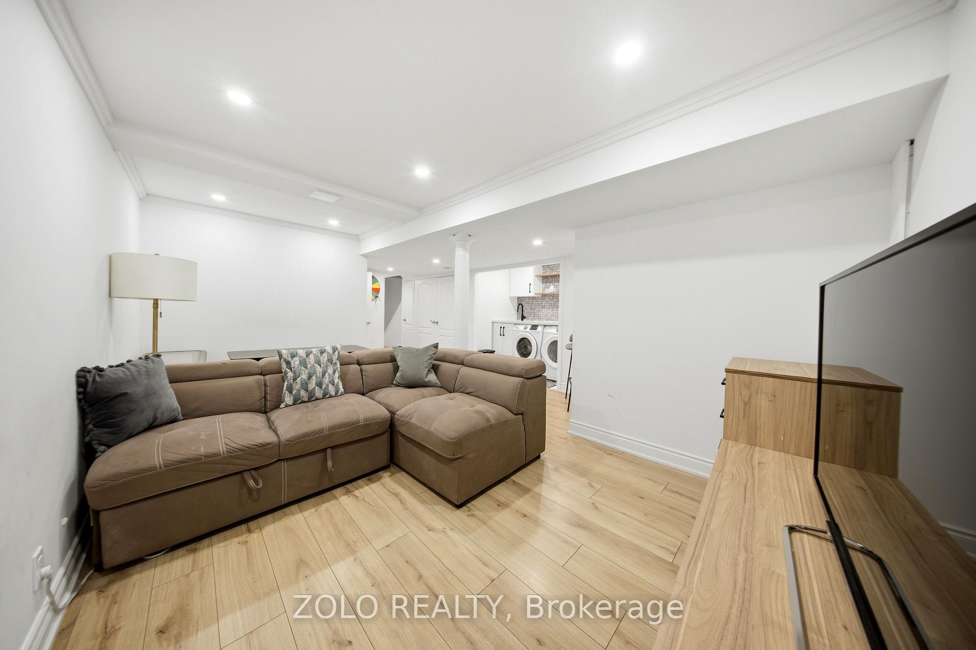 Photo 35 of 106 Rosanna Crescent, Vaughan, Maple — HOMEH
