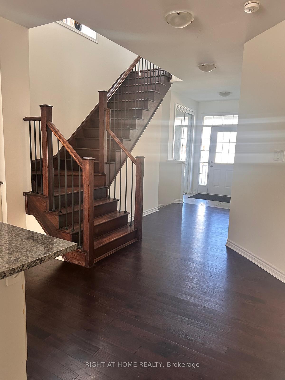 Photo 3 of 516 Equestrian Way, Cambridge, Silver Heights — HOMEH