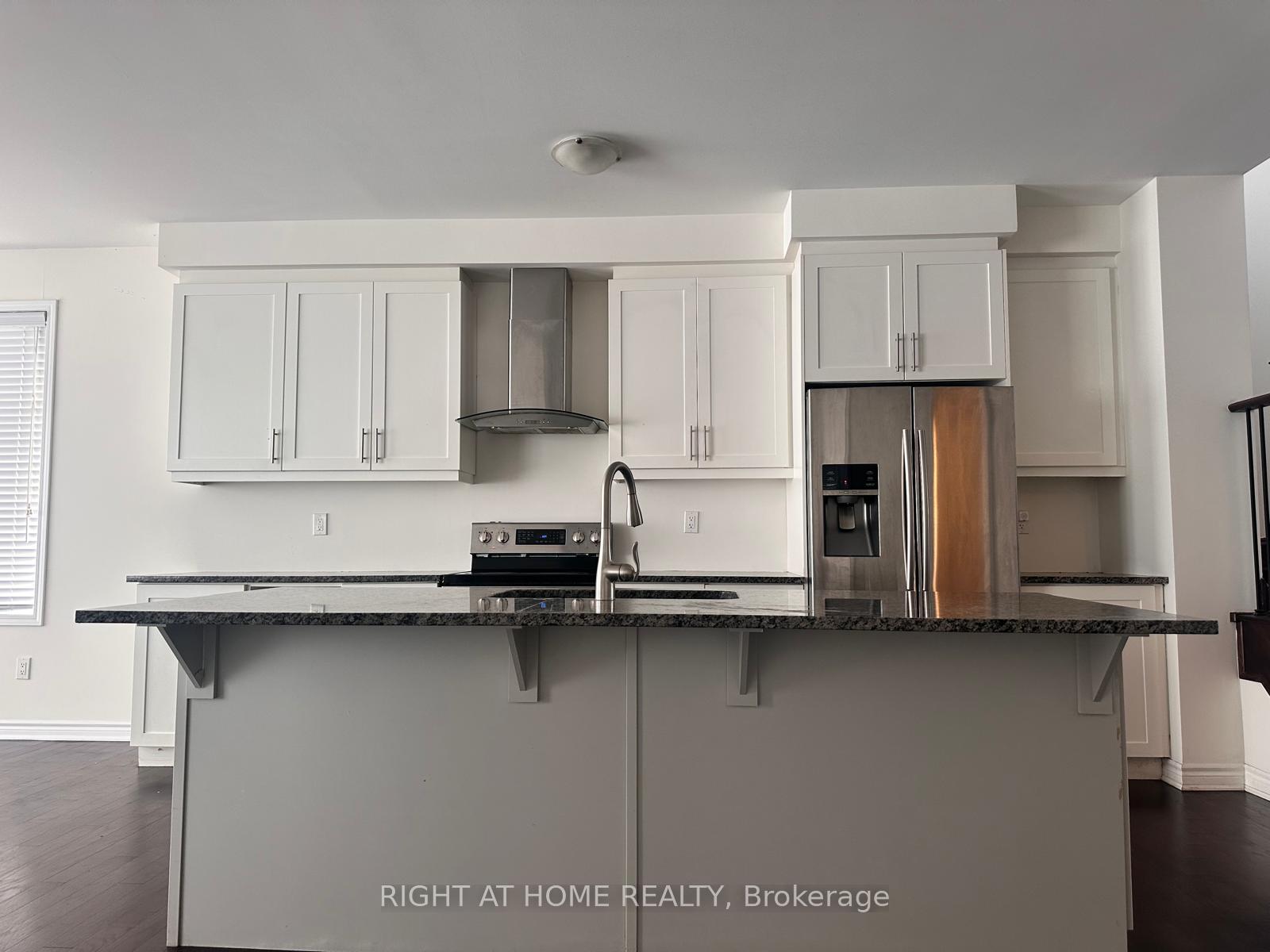 Photo 5 of 516 Equestrian Way, Cambridge, Silver Heights — HOMEH