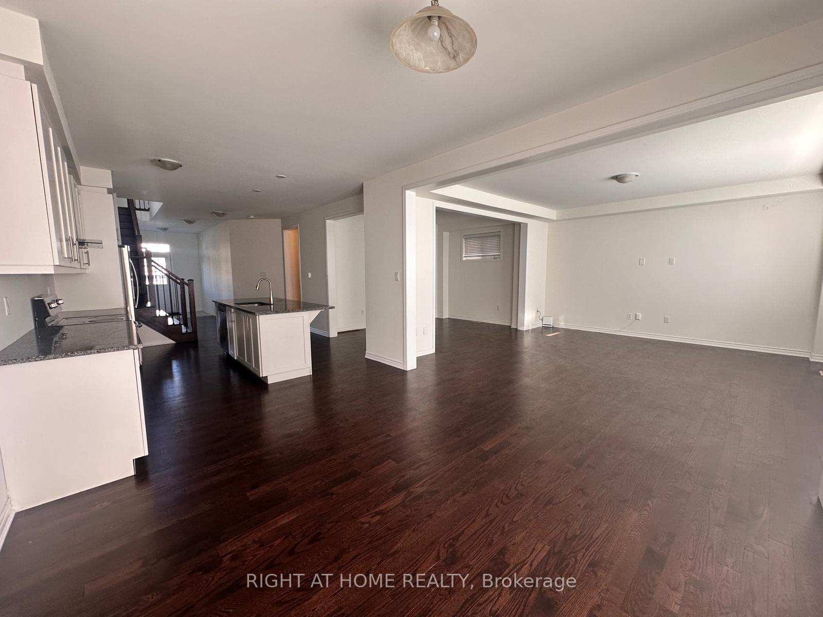Photo 6 of 516 Equestrian Way, Cambridge, Silver Heights — HOMEH