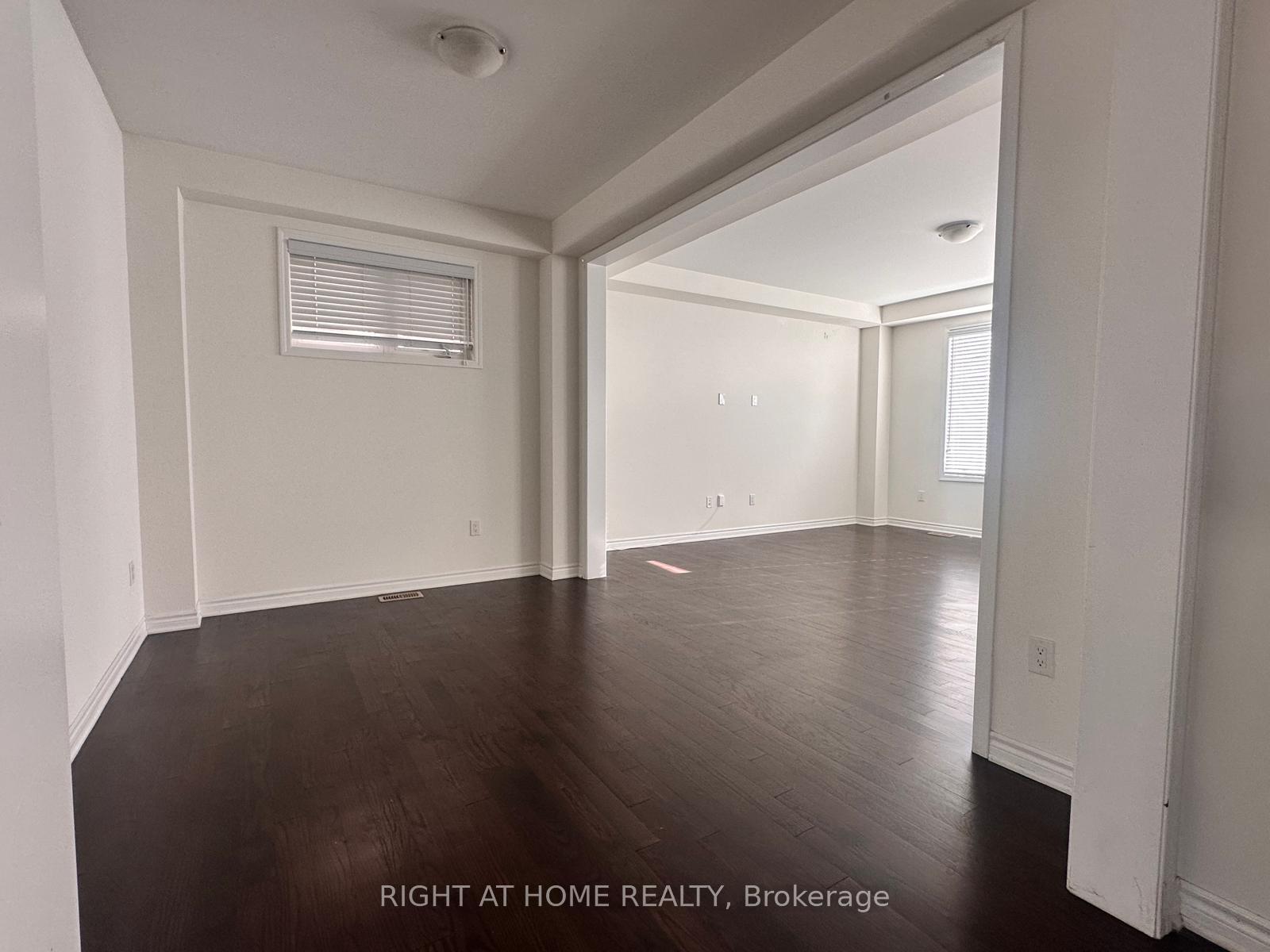 Photo 9 of 516 Equestrian Way, Cambridge, Silver Heights — HOMEH