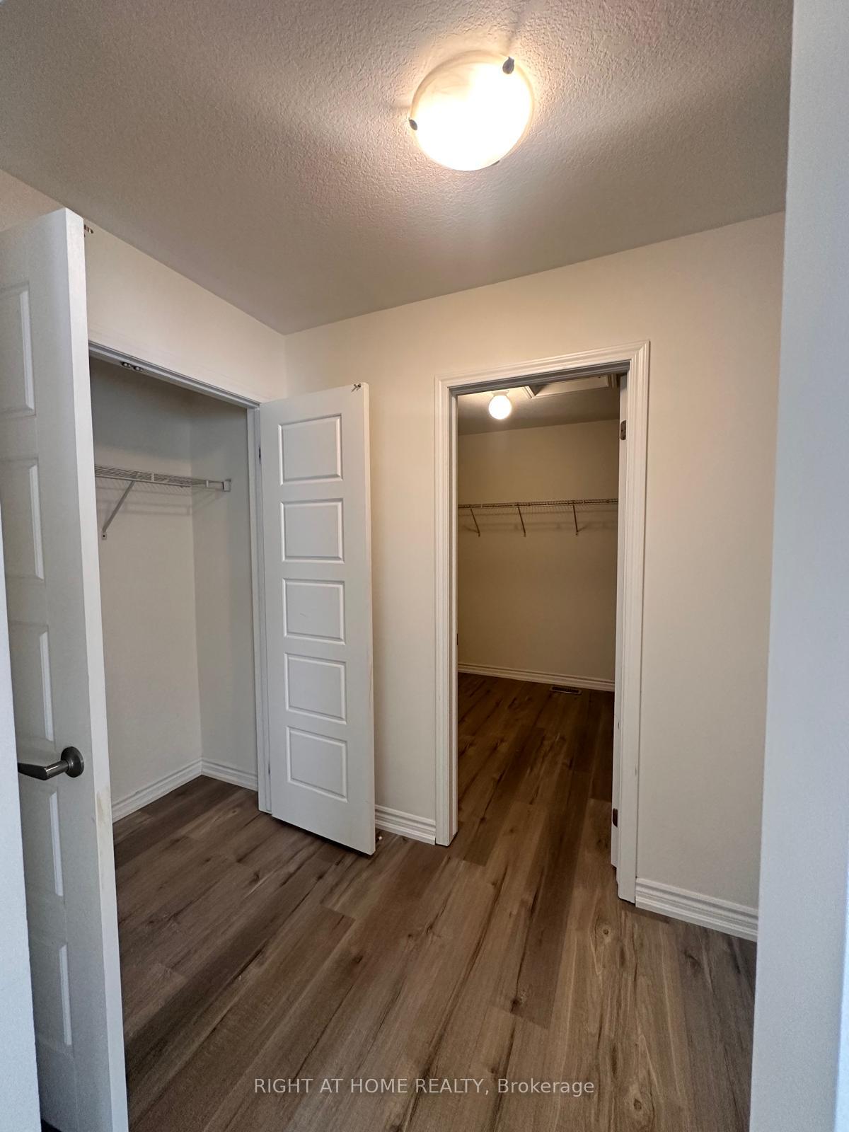 Photo 13 of 516 Equestrian Way, Cambridge, Silver Heights — HOMEH