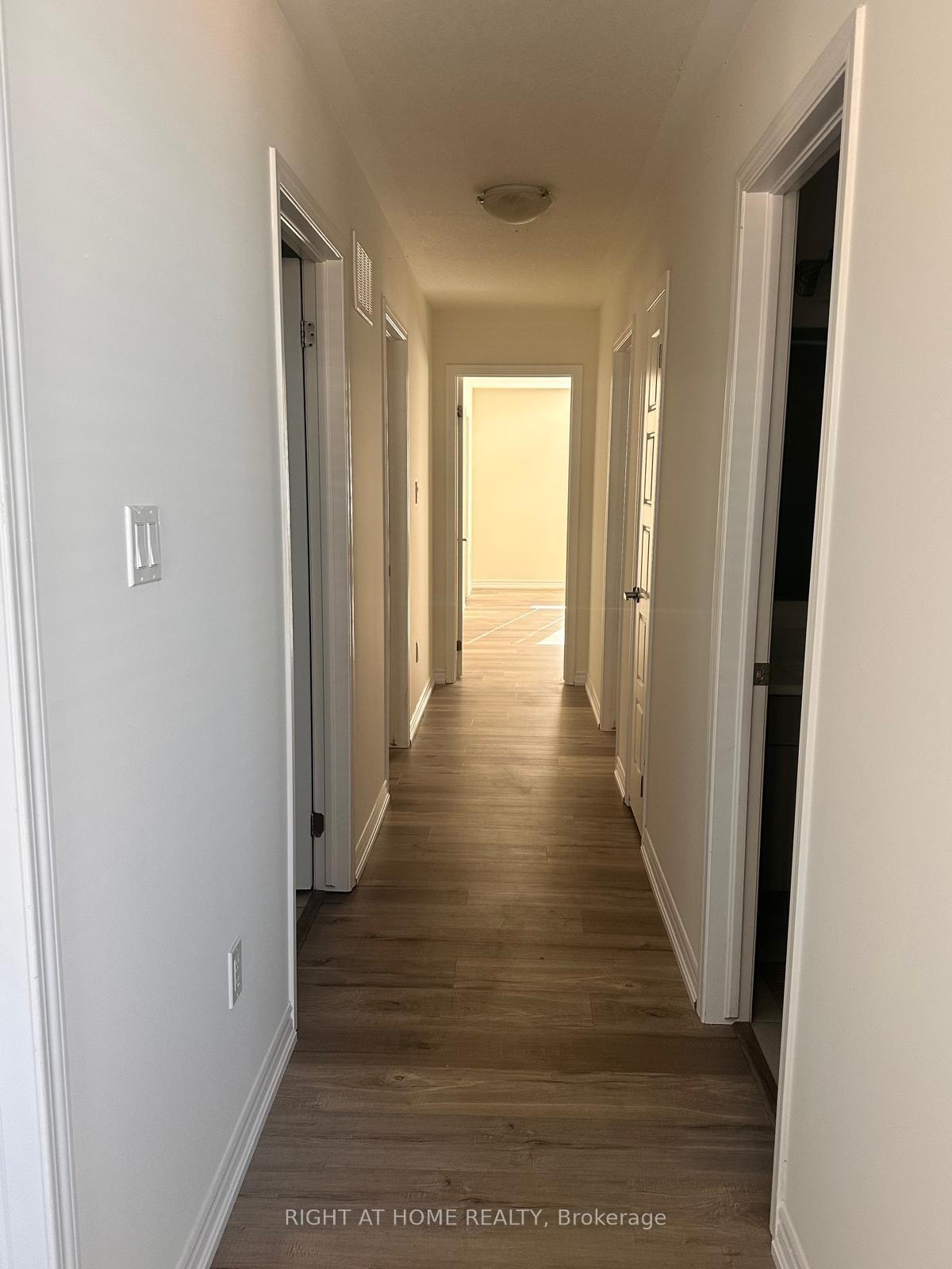Photo 15 of 516 Equestrian Way, Cambridge, Silver Heights — HOMEH