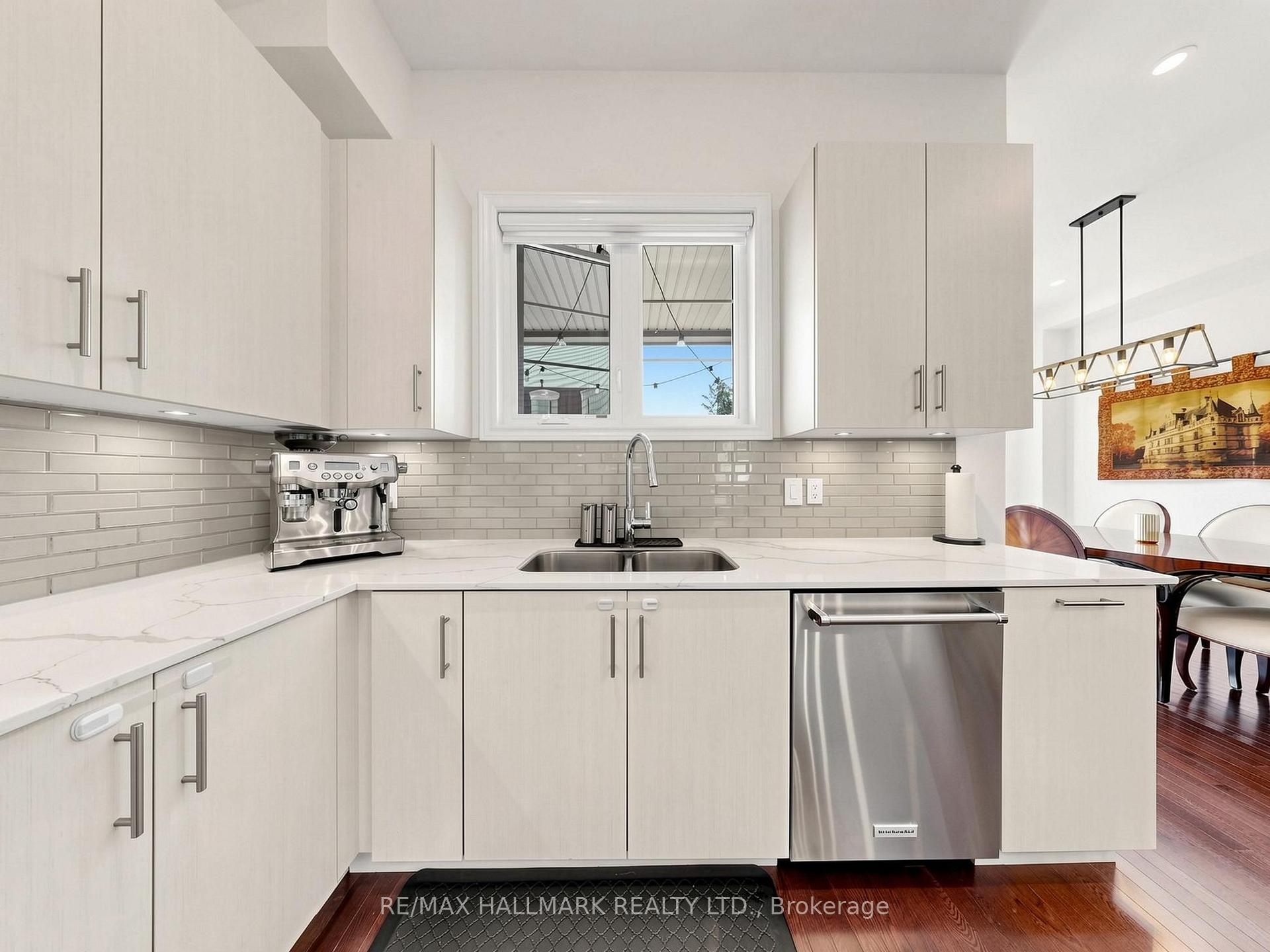 Photo 12 of 8313 Islington Avenue, Vaughan, Islington Woods — HOMEH