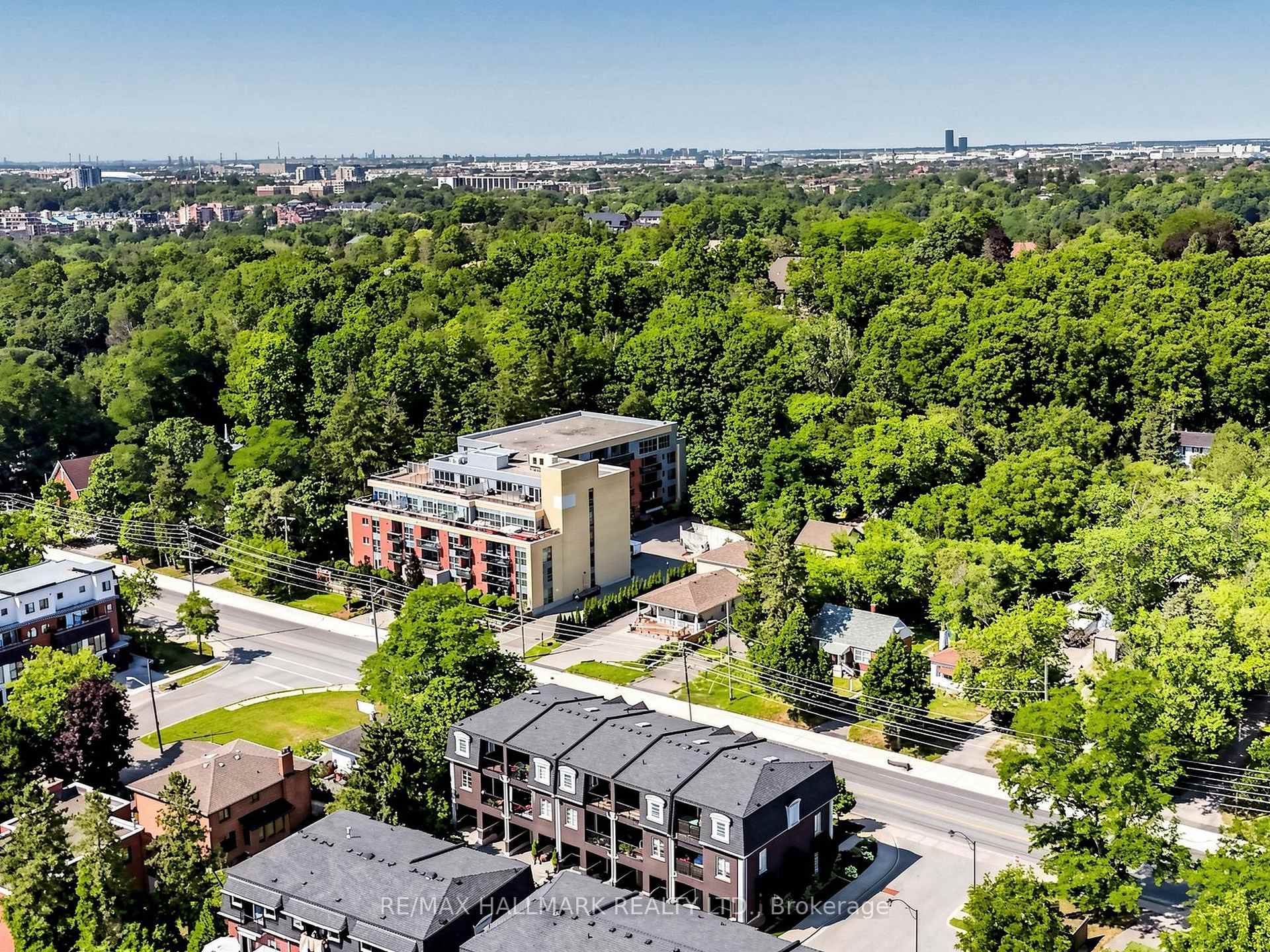 Photo 48 of 8313 Islington Avenue, Vaughan, Islington Woods — HOMEH