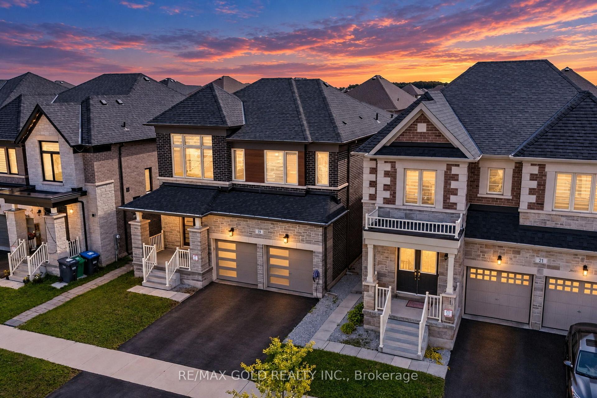 Photo 2 of 19 Trellanock Road, Brampton, Bram West — HOMEH
