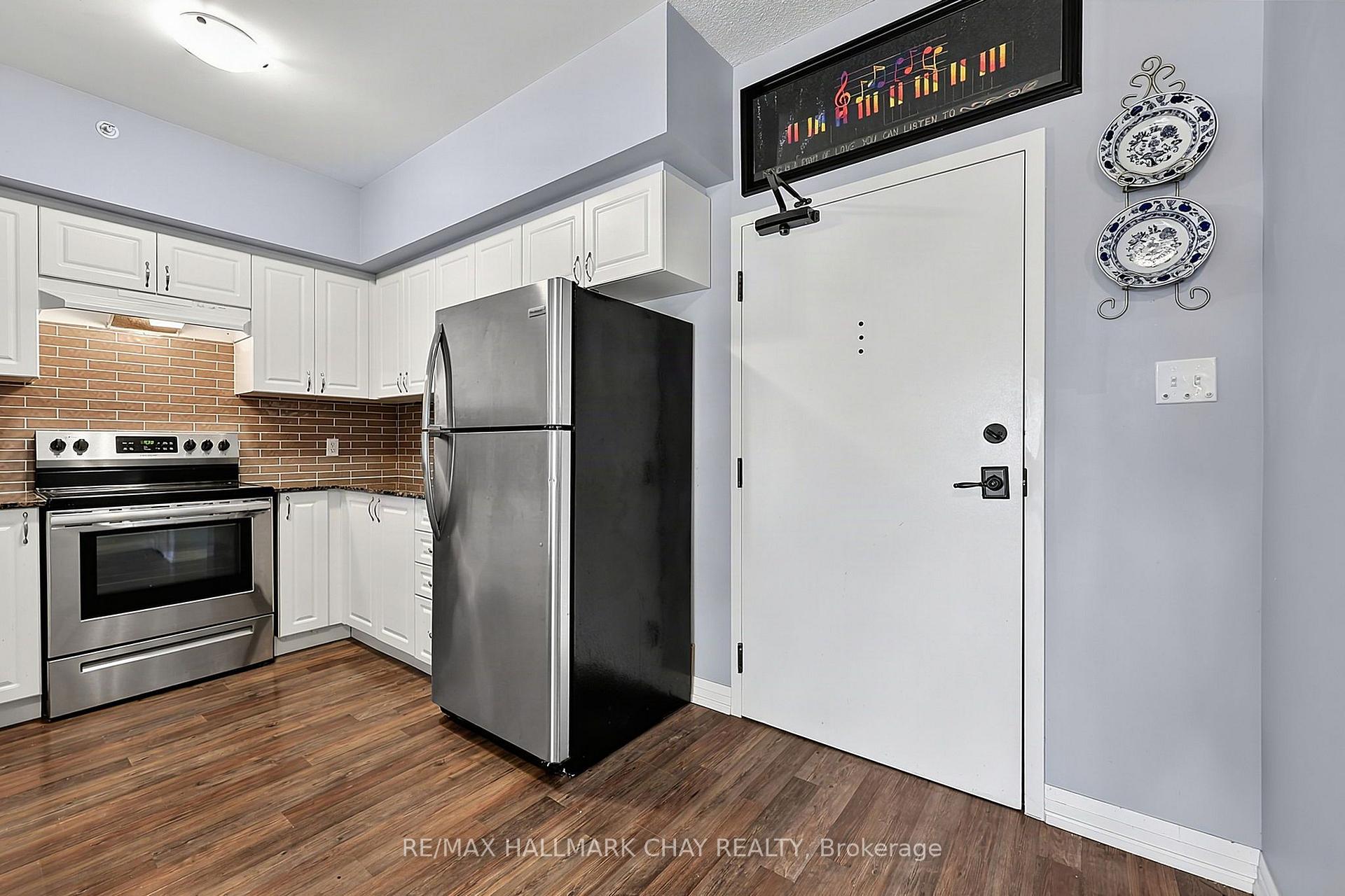 Photo 11 of Unit 210, 161 Wellington Street E, New Tecumseth, Alliston — HOMEH